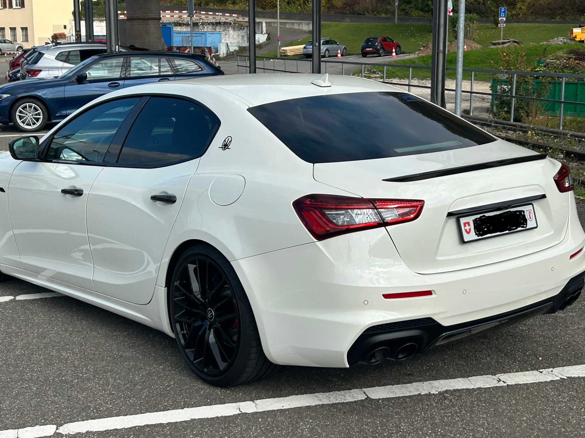MASERATI Ghibli S Q4 3.0 V6 NerissimoAutomatica-image-3