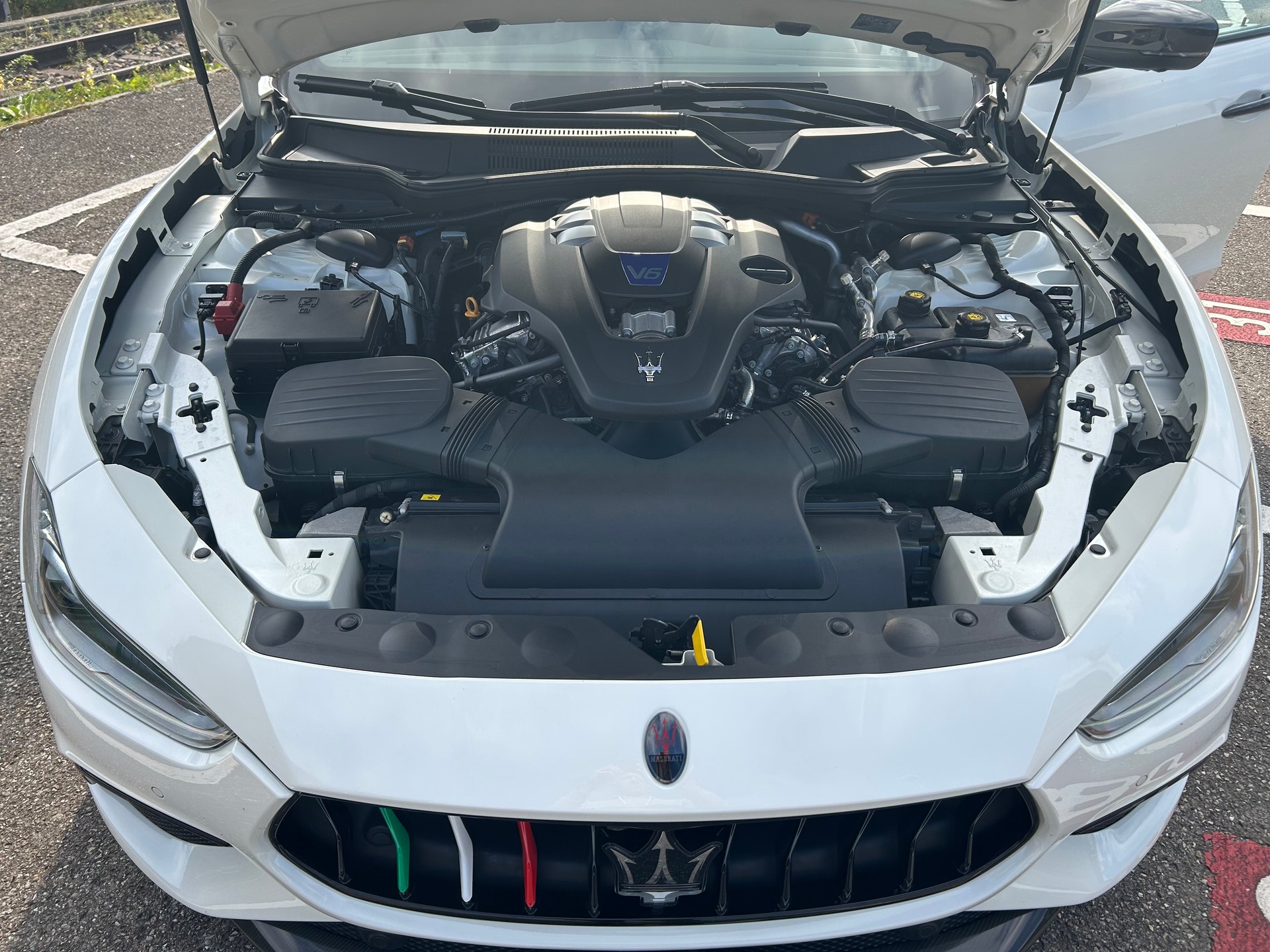 MASERATI Ghibli S Q4 3.0 V6 NerissimoAutomatica-image-4