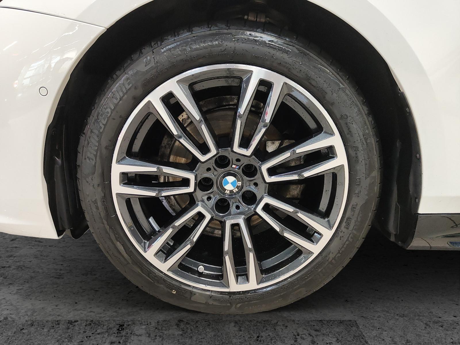 BMW 520d xDrive Touring/Attraktiven Leasingzinssatz ab 1,9 % bei Abschluss einer BMW Fahrzeugversicherung.-image-4