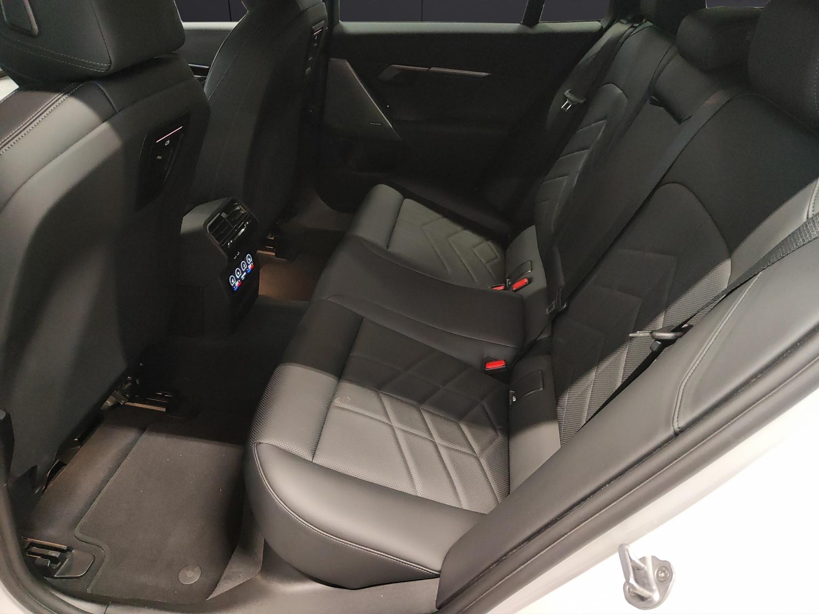 BMW 520d xDrive Touring/Attraktiven Leasingzinssatz ab 1,9 % bei Abschluss einer BMW Fahrzeugversicherung.-image-19
