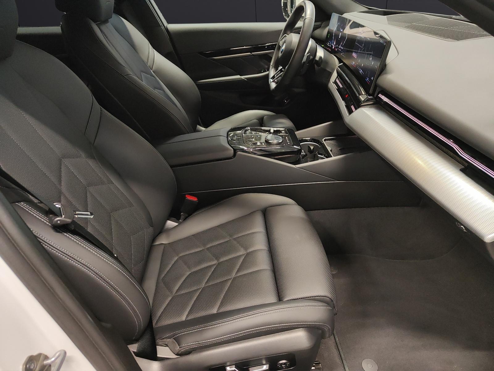 BMW 520d xDrive Touring/Attraktiven Leasingzinssatz ab 1,9 % bei Abschluss einer BMW Fahrzeugversicherung.-image-7