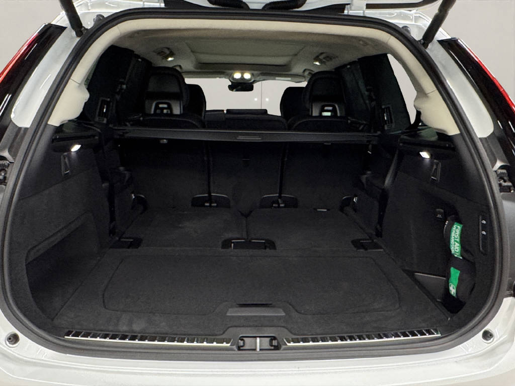 VOLVO XC90 2.0 T8 TE Ultra Dark eAWD-image-8
