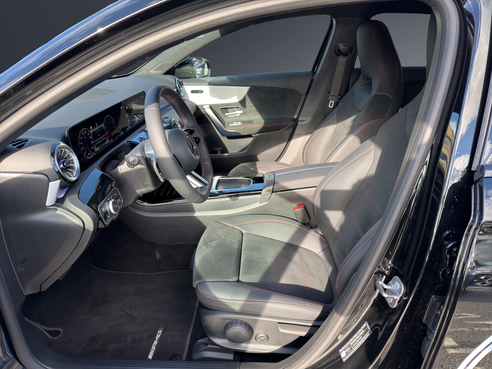 Image MERCEDES-BENZ A-200 A 200 Night Star 7G-DCT