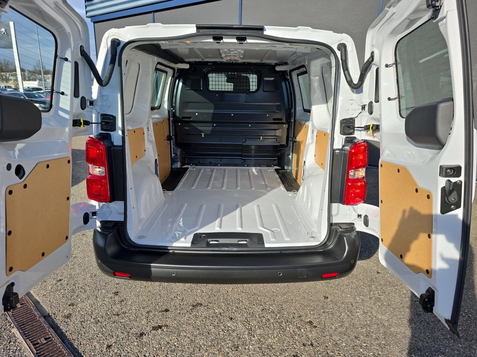 TOYOTA PROACE Van L1 50KWh Advanced-image-8