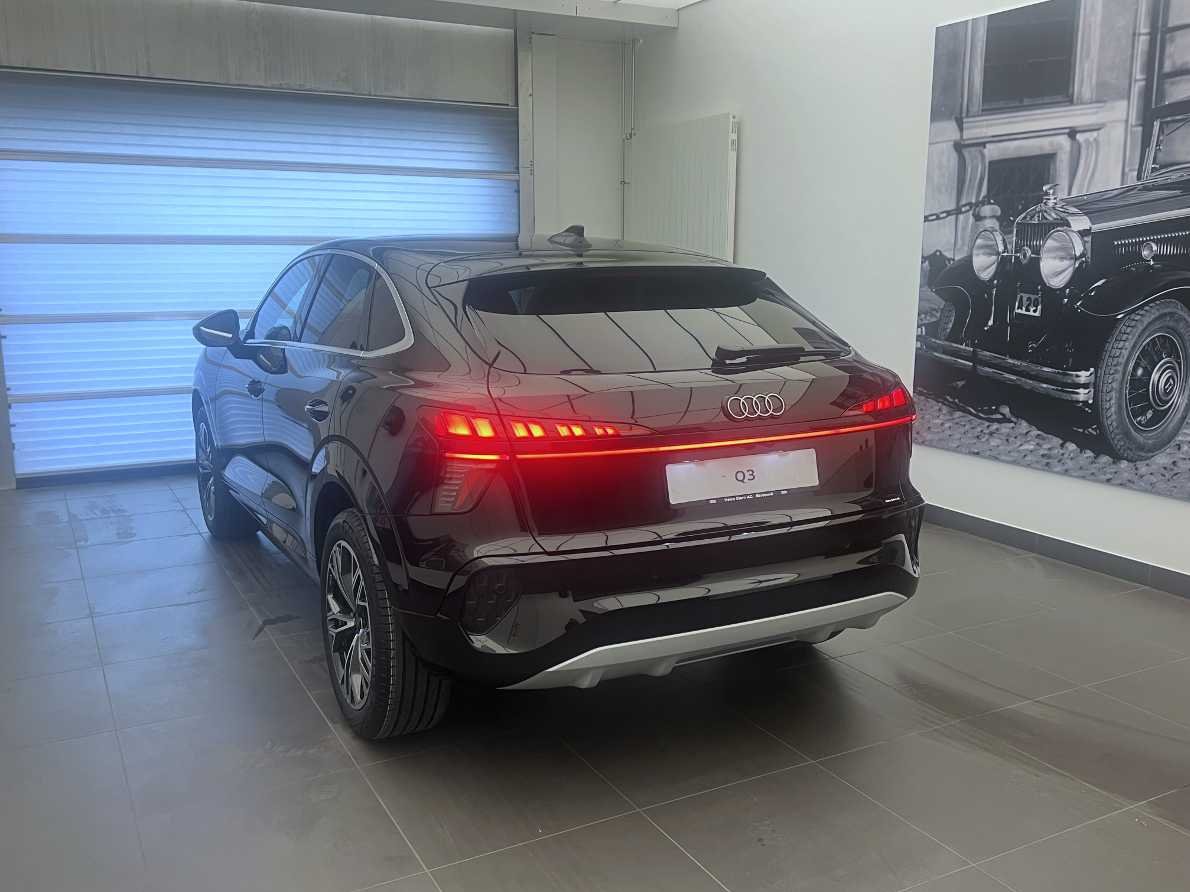 AUDI Q3 Sportback 110 kW TFSI S tronic-image-24
