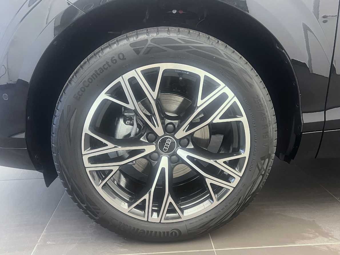 AUDI Q3 Sportback 110 kW TFSI S tronic-image-2