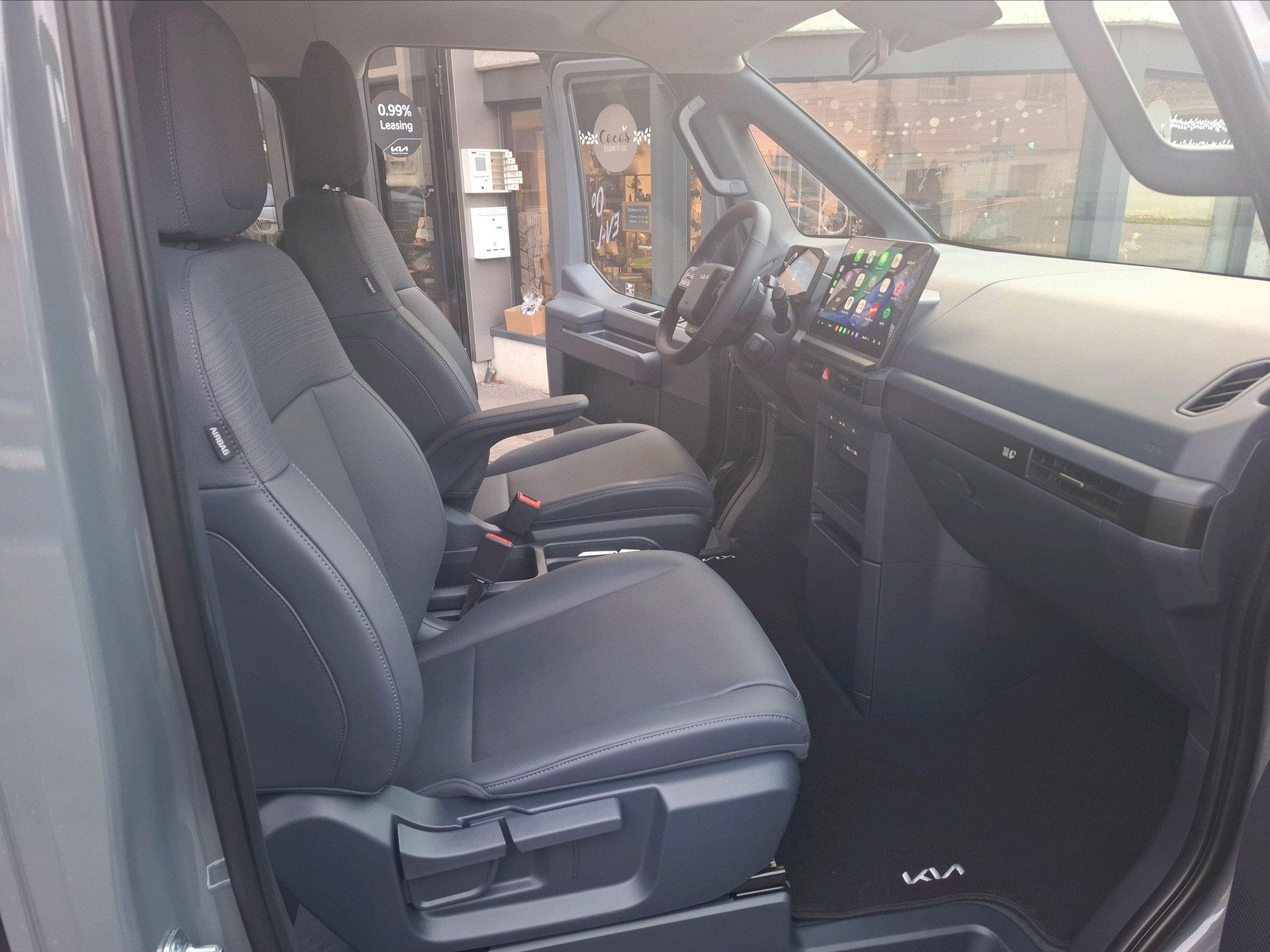 KIA PV5 Passenger 71.2 kWh Plus-image-15