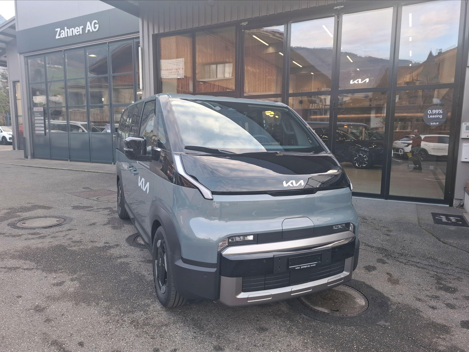 KIA PV5 Passenger 71.2 kWh Plus-image-9