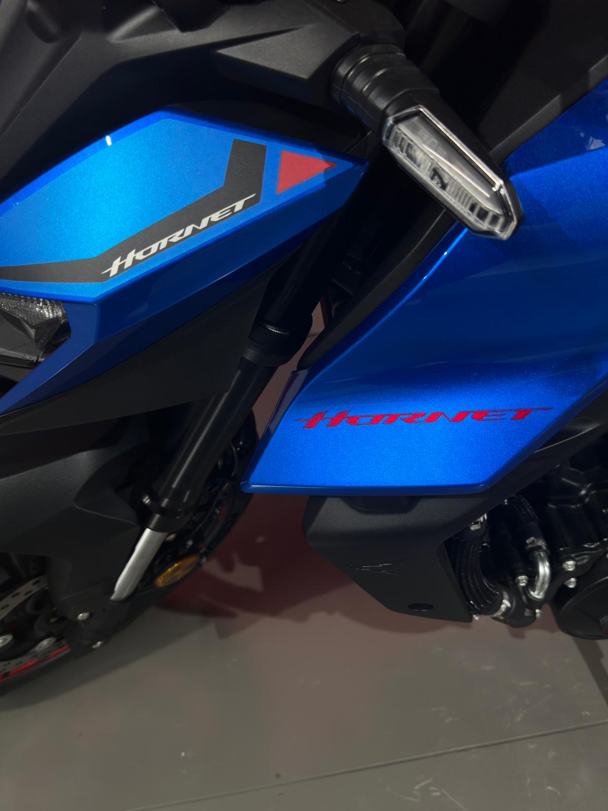 HONDA CB 750 Hornet **Glint Wave Blue*Neufahrzeug-image-10