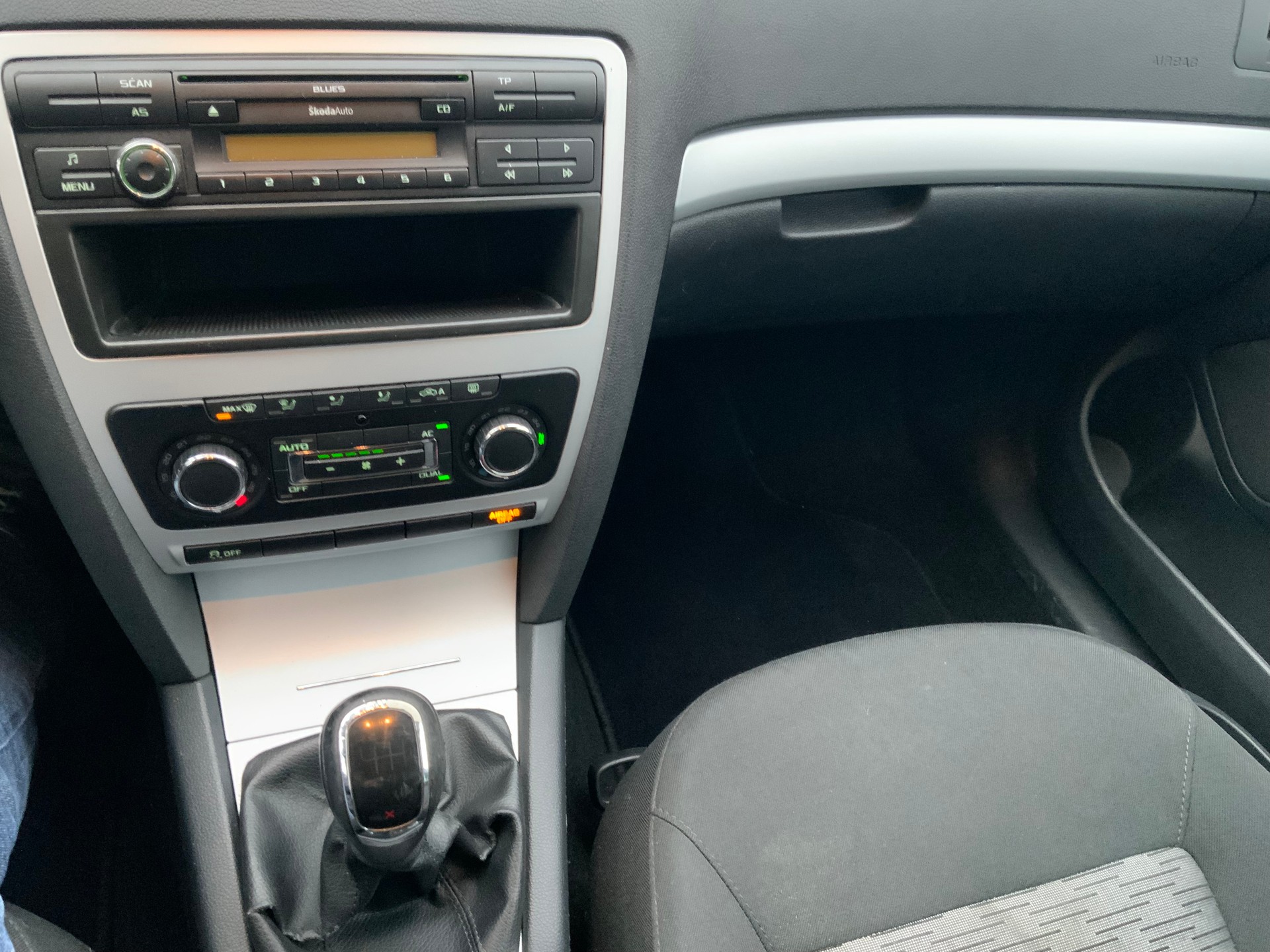 SKODA Octavia Combi 1.8 TSI Swiss Adventure 4x4-image-8
