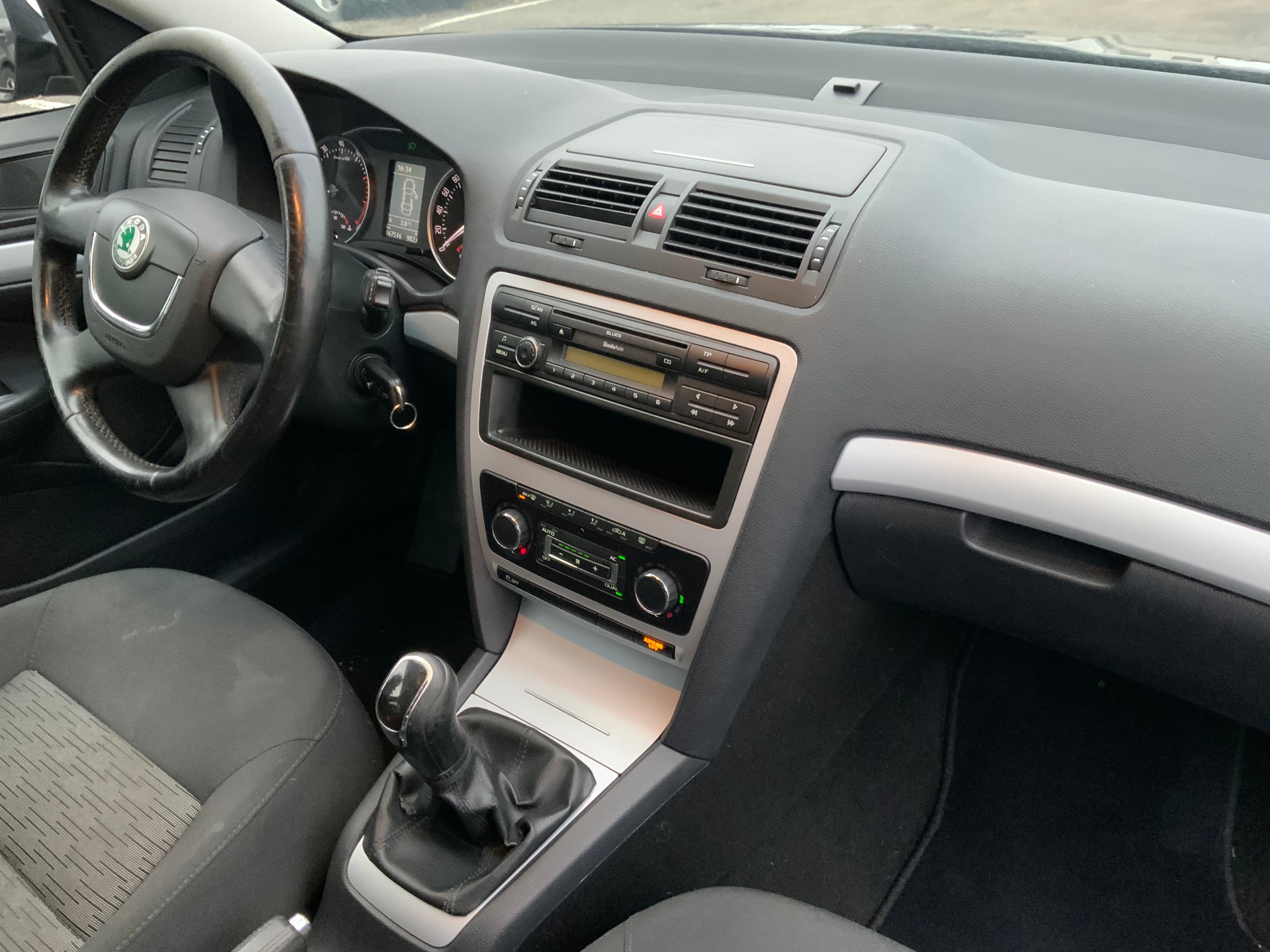 SKODA Octavia Combi 1.8 TSI Swiss Adventure 4x4-image-9
