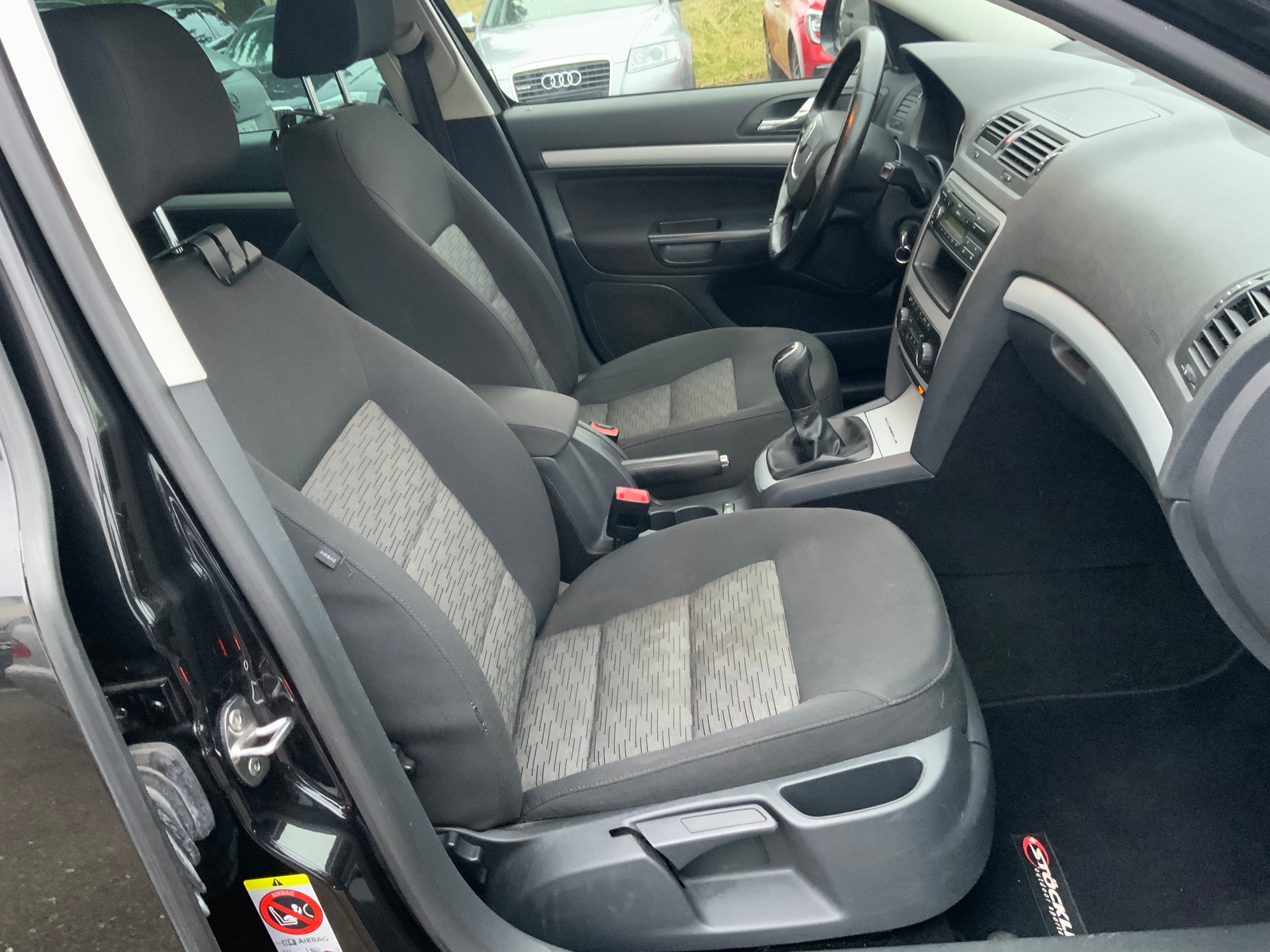 SKODA Octavia Combi 1.8 TSI Swiss Adventure 4x4-image-10