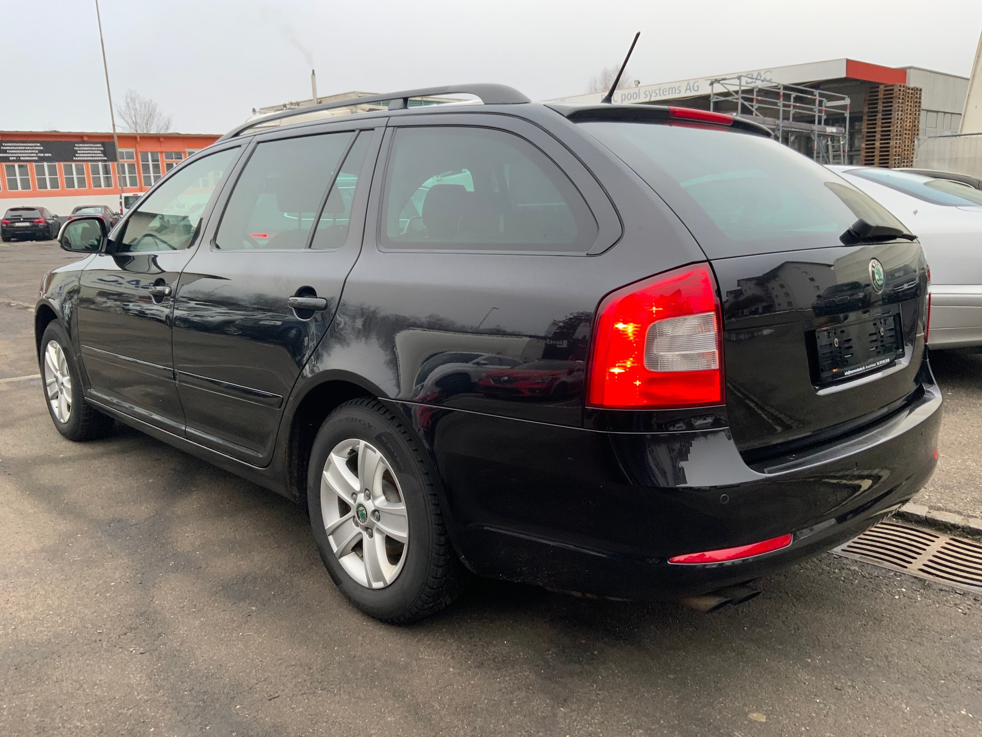 SKODA Octavia Combi 1.8 TSI Swiss Adventure 4x4-image-4