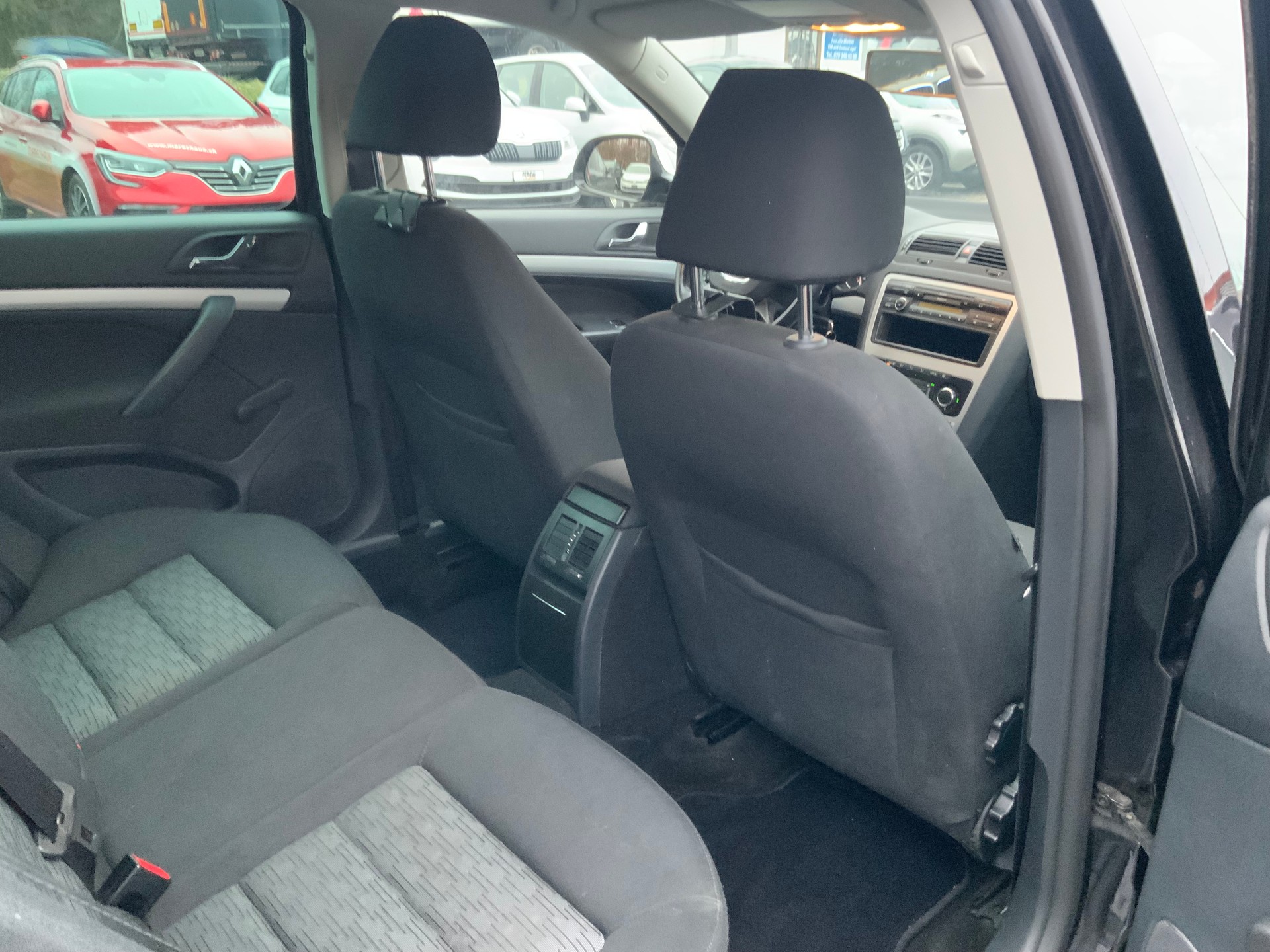 SKODA Octavia Combi 1.8 TSI Swiss Adventure 4x4-image-11