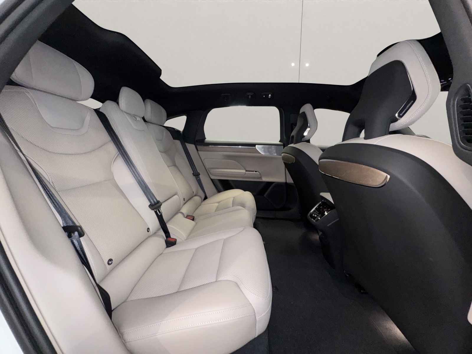 VOLVO ES90 Ultra-image-13