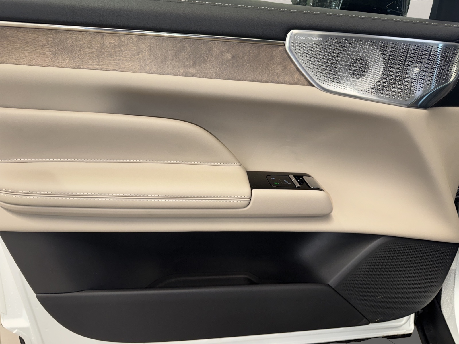 VOLVO ES90 Ultra-image-9