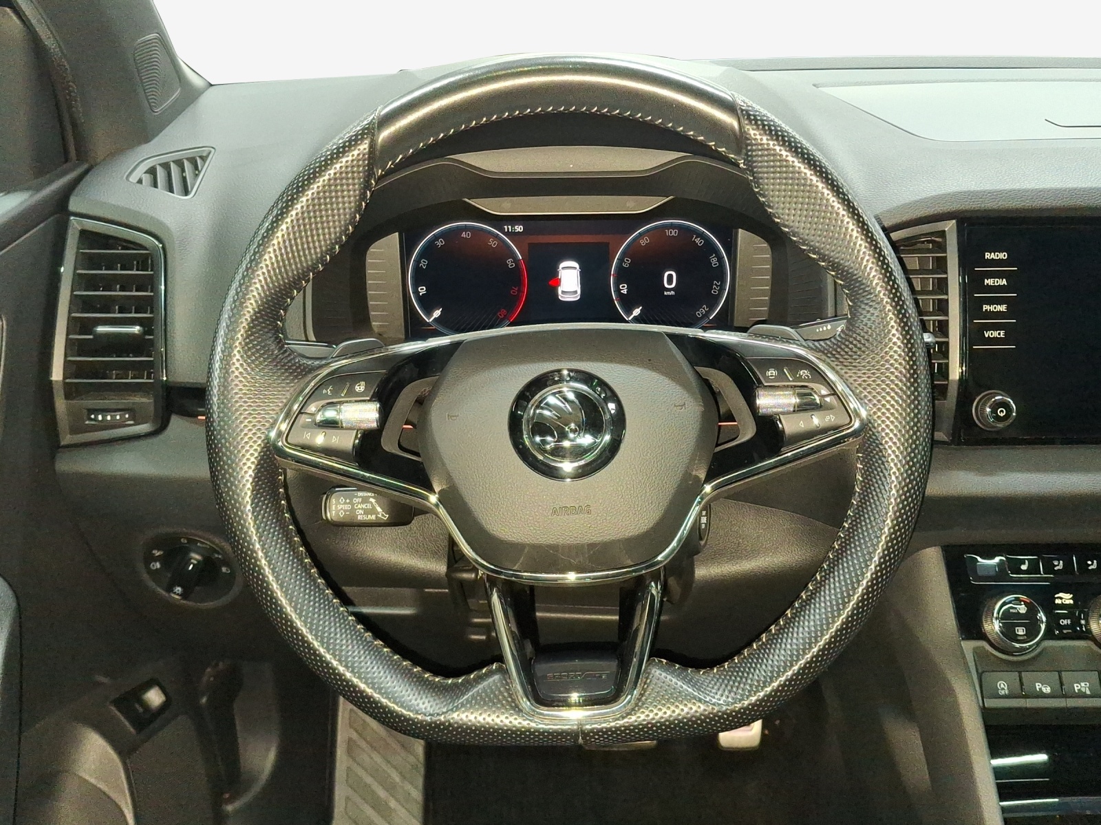 SKODA Karoq 2.0 TSI SportLine 4x4 DSG-image-8