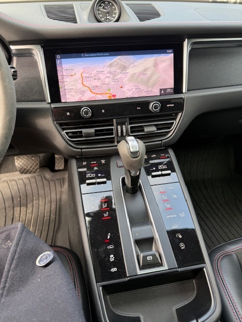 PORSCHE Macan GTS PDK-image-8