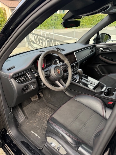 PORSCHE Macan GTS PDK-image-6