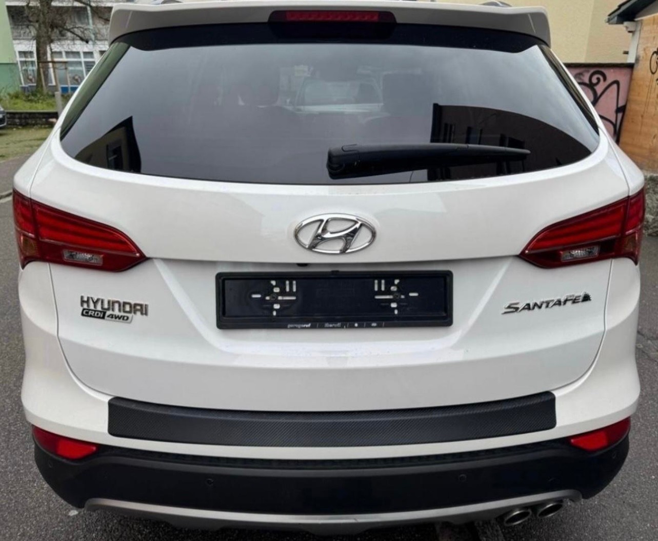 HYUNDAI Santa Fe 2.2 CRDI Style 4WD Automatic-image-4