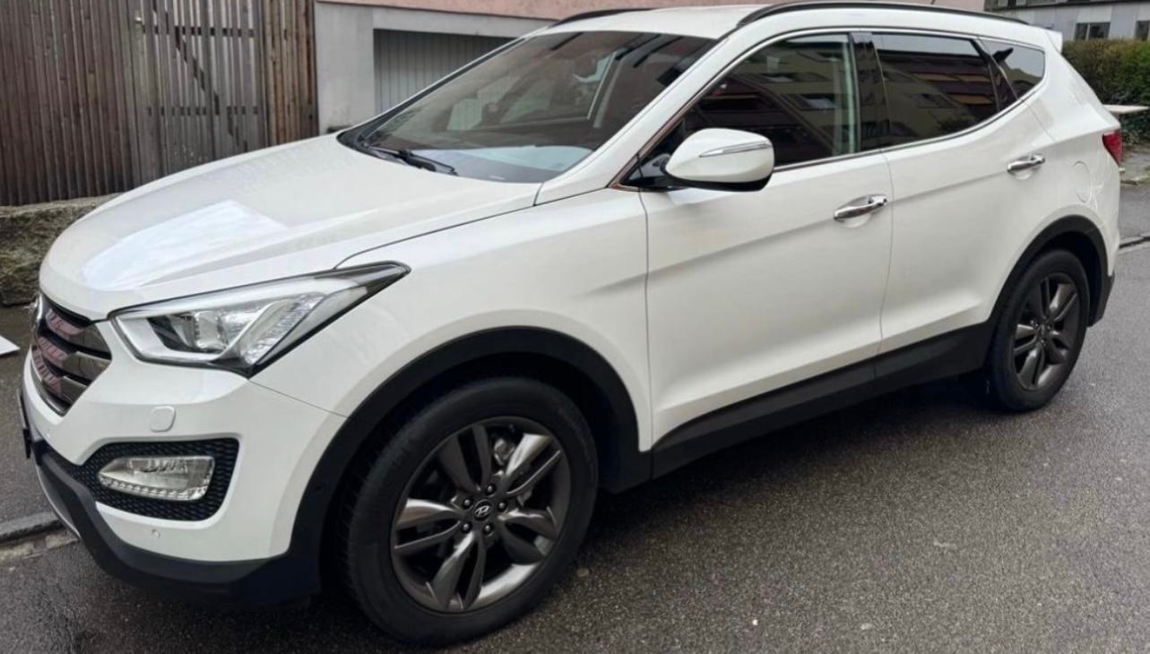 HYUNDAI Santa Fe 2.2 CRDI Style 4WD Automatic-image-1