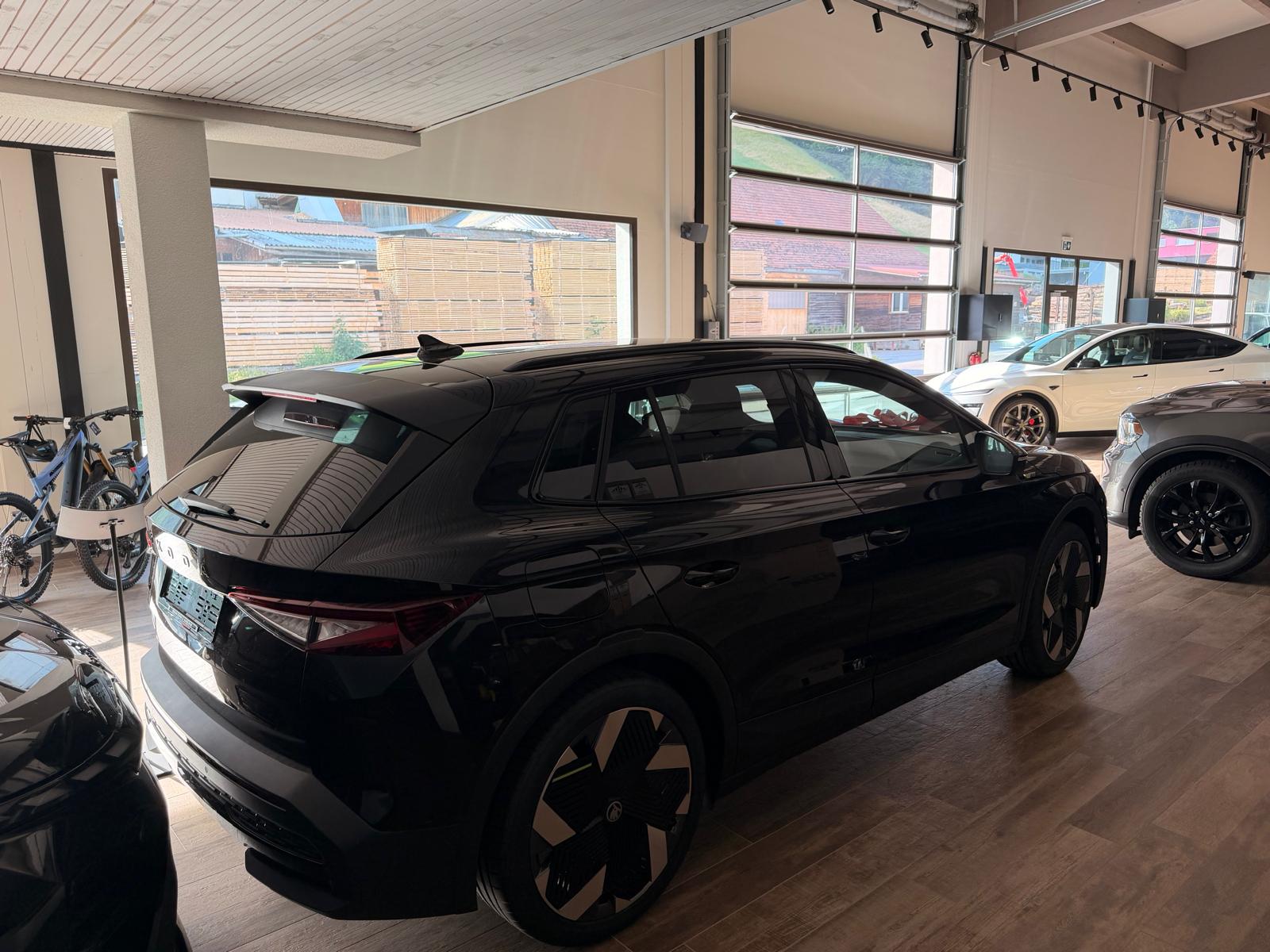 SKODA Elroq 85 RS 4x4 Neuwagen, 8-fach, 26%-image-2