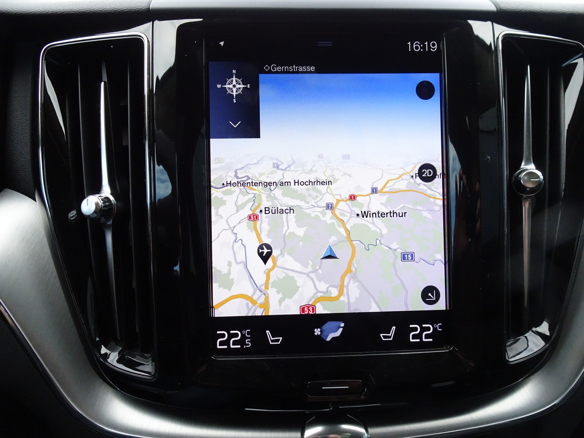 VOLVO XC60 T8 eAWD Momentum Geartronic-image-13