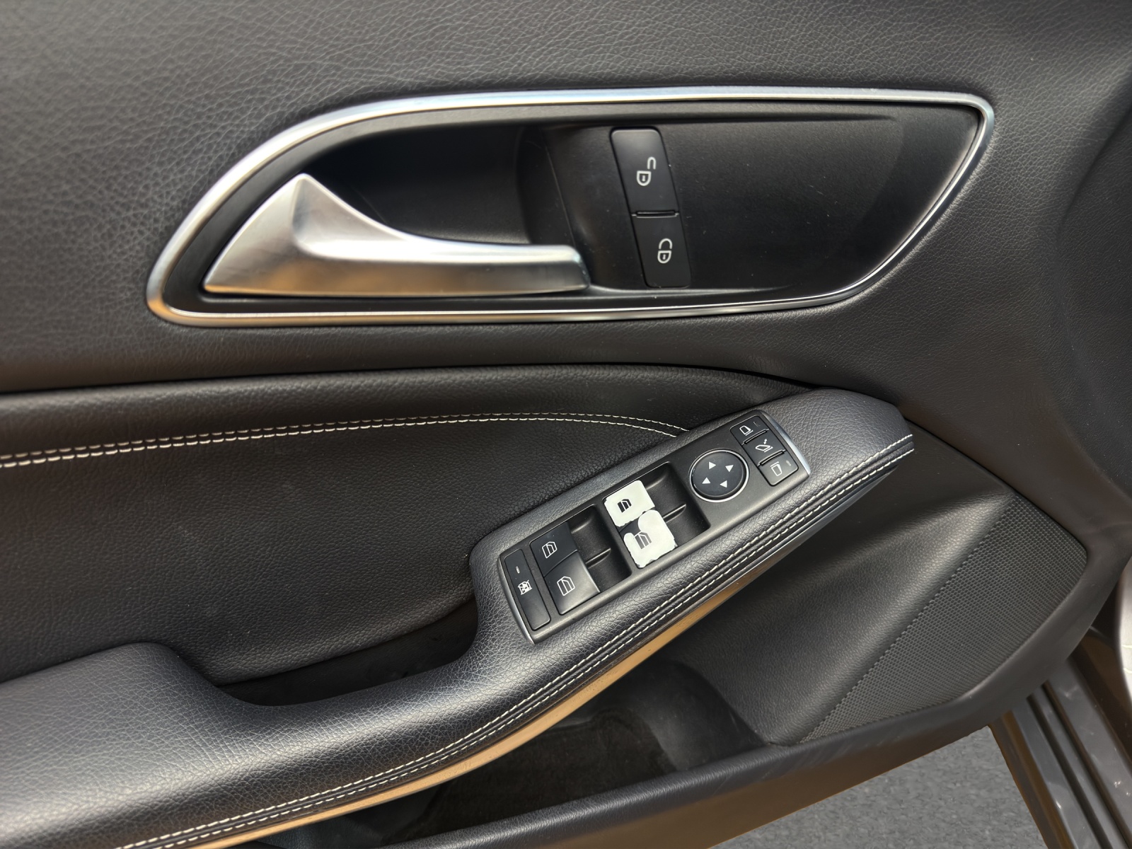 MERCEDES-BENZ CLA 200 - SB - CDI - 4M - Urban / Navigation / Bi-Xenon-image-12