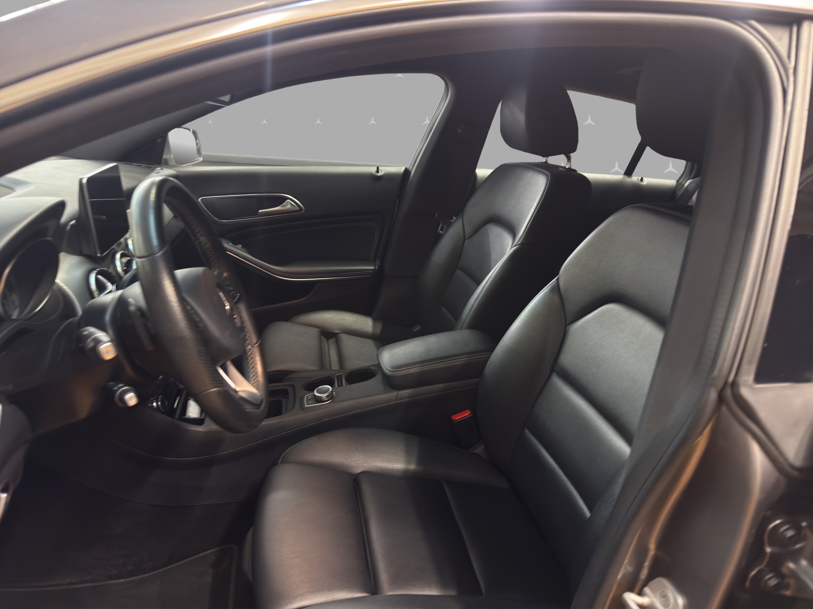 MERCEDES-BENZ CLA 200 - SB - CDI - 4M - Urban / Navigation / Bi-Xenon-image-7