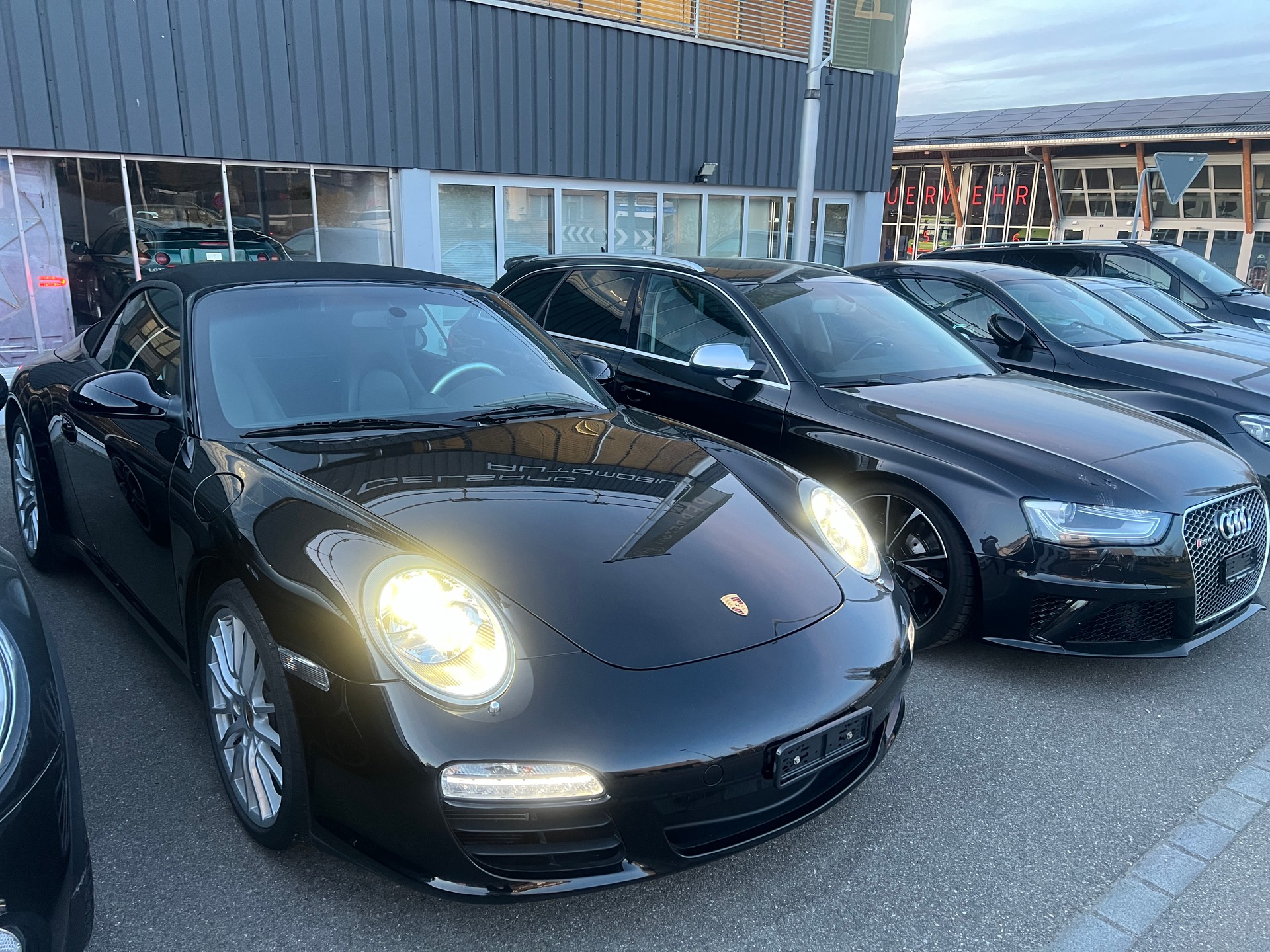 PORSCHE 911 Cabrio Carrera-image-1