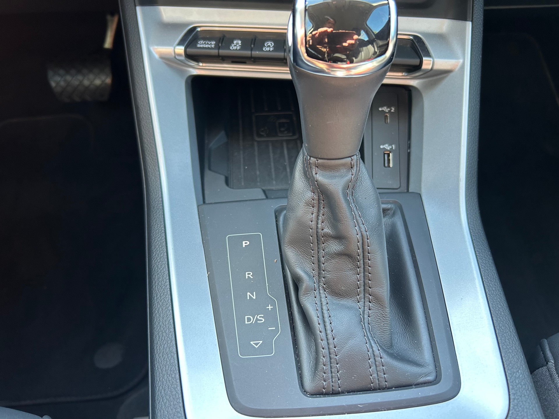 AUDI Q3 45 TFSI quattro S-tronic-image-6
