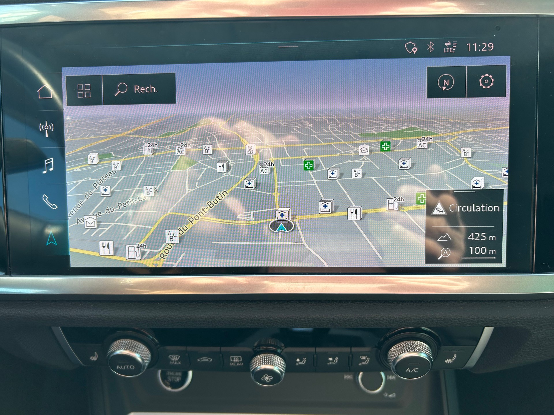 AUDI Q3 45 TFSI quattro S-tronic-image-13
