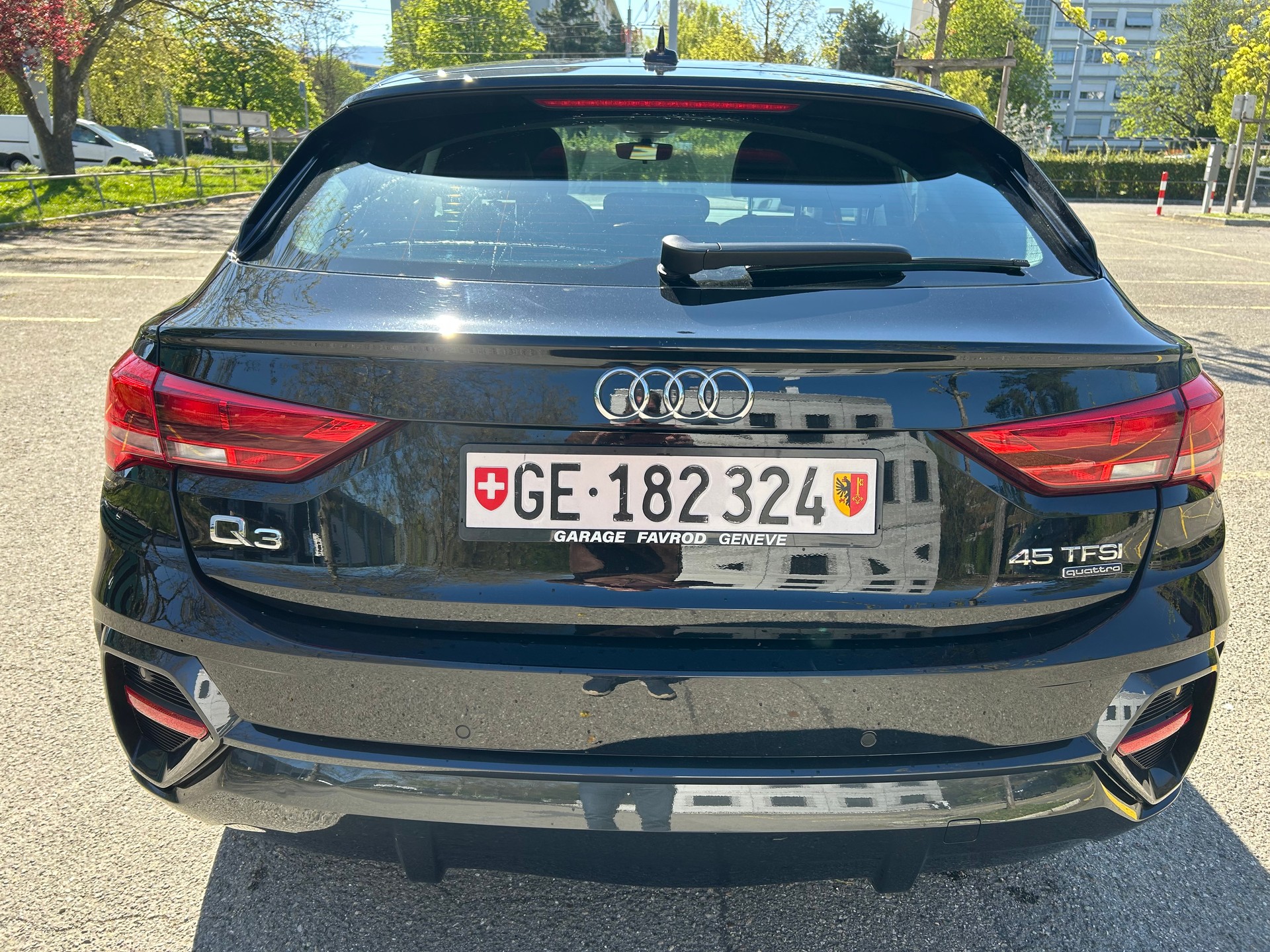 AUDI Q3 45 TFSI quattro S-tronic-image-1