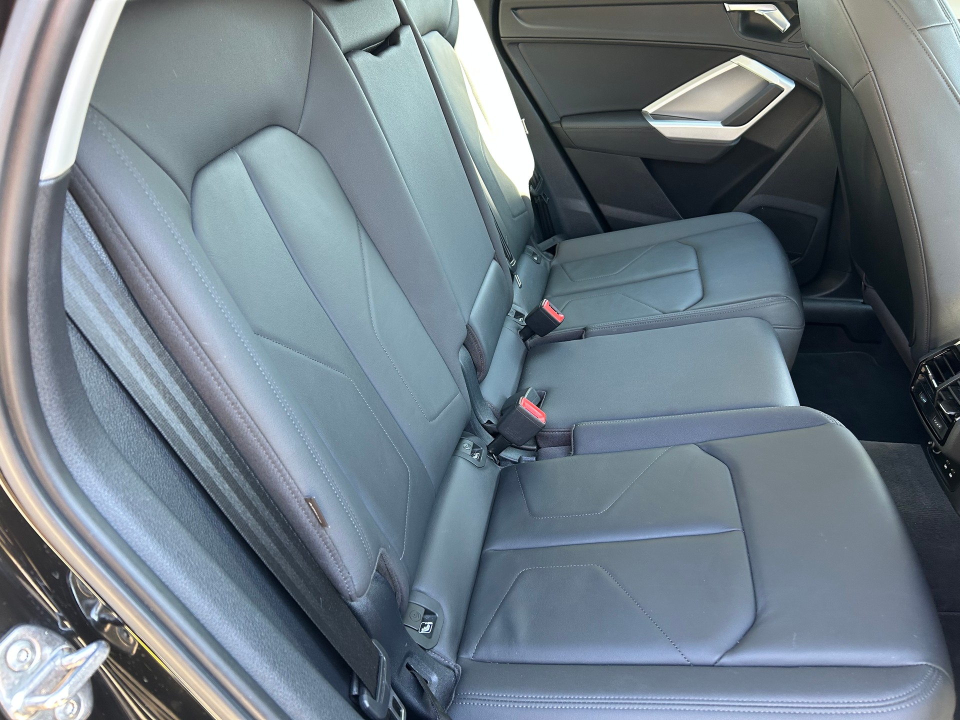 AUDI Q3 45 TFSI quattro S-tronic-image-8