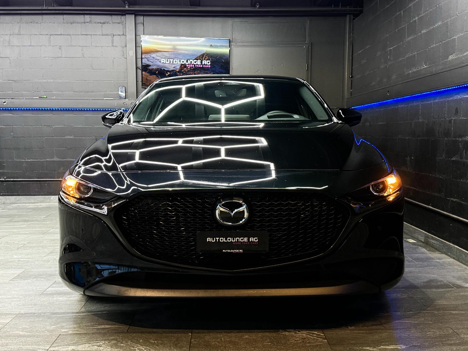 MAZDA 3 Hatchback SKYACTIV-X M Hybrid 186 AWD Homura Automat-image-2