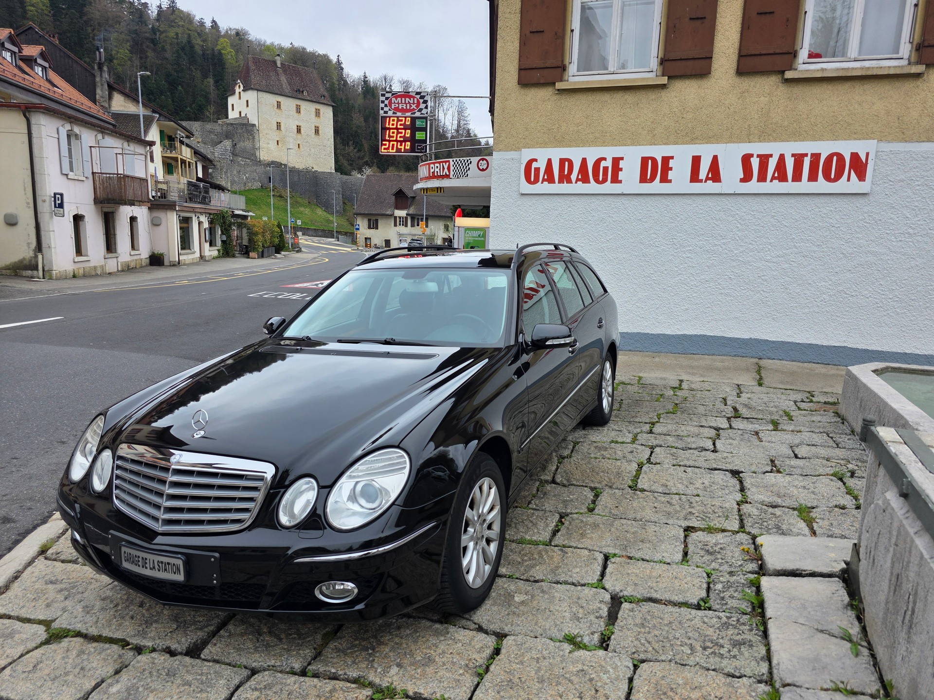 MERCEDES-BENZ E 320 CDI Elégance 4Matic Automatic-image-0