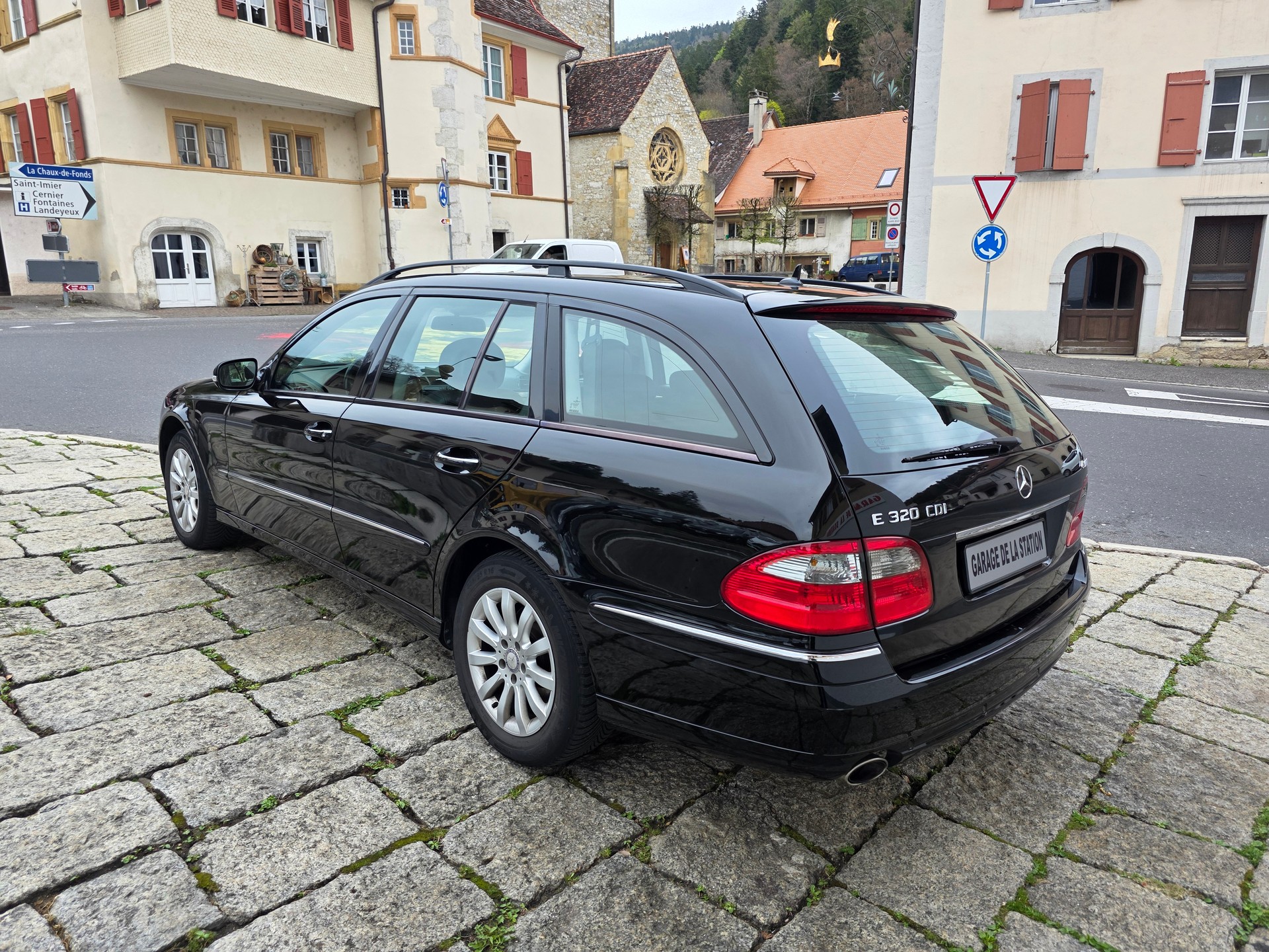 MERCEDES-BENZ E 320 CDI Elégance 4Matic Automatic-image-5