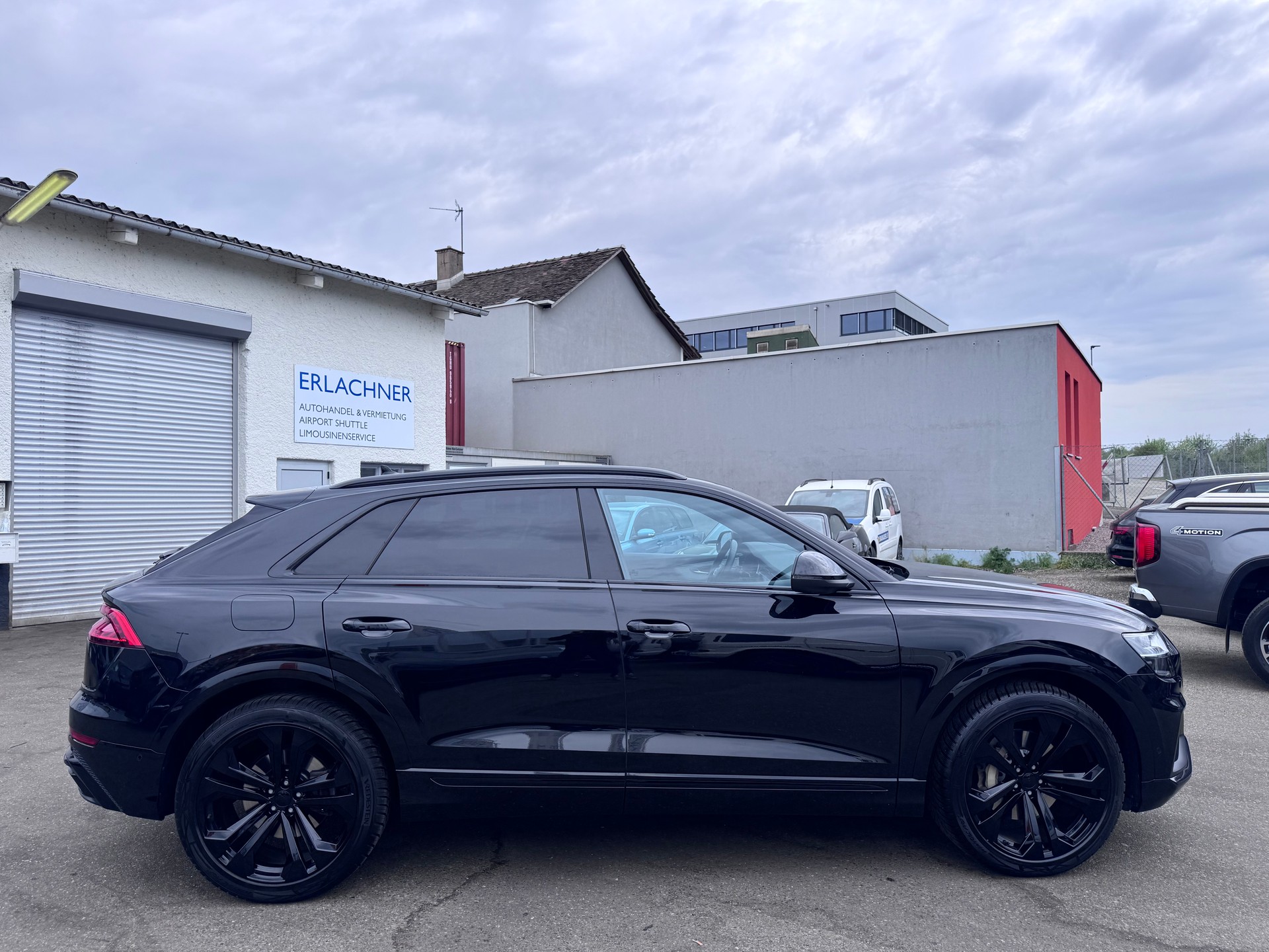 AUDI Q8 55 TFSI Black Edition quattro tiptronic-image-5