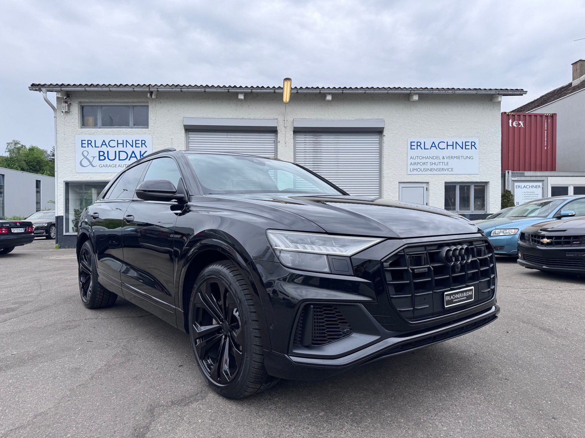 AUDI Q8 55 TFSI Black Edition quattro tiptronic