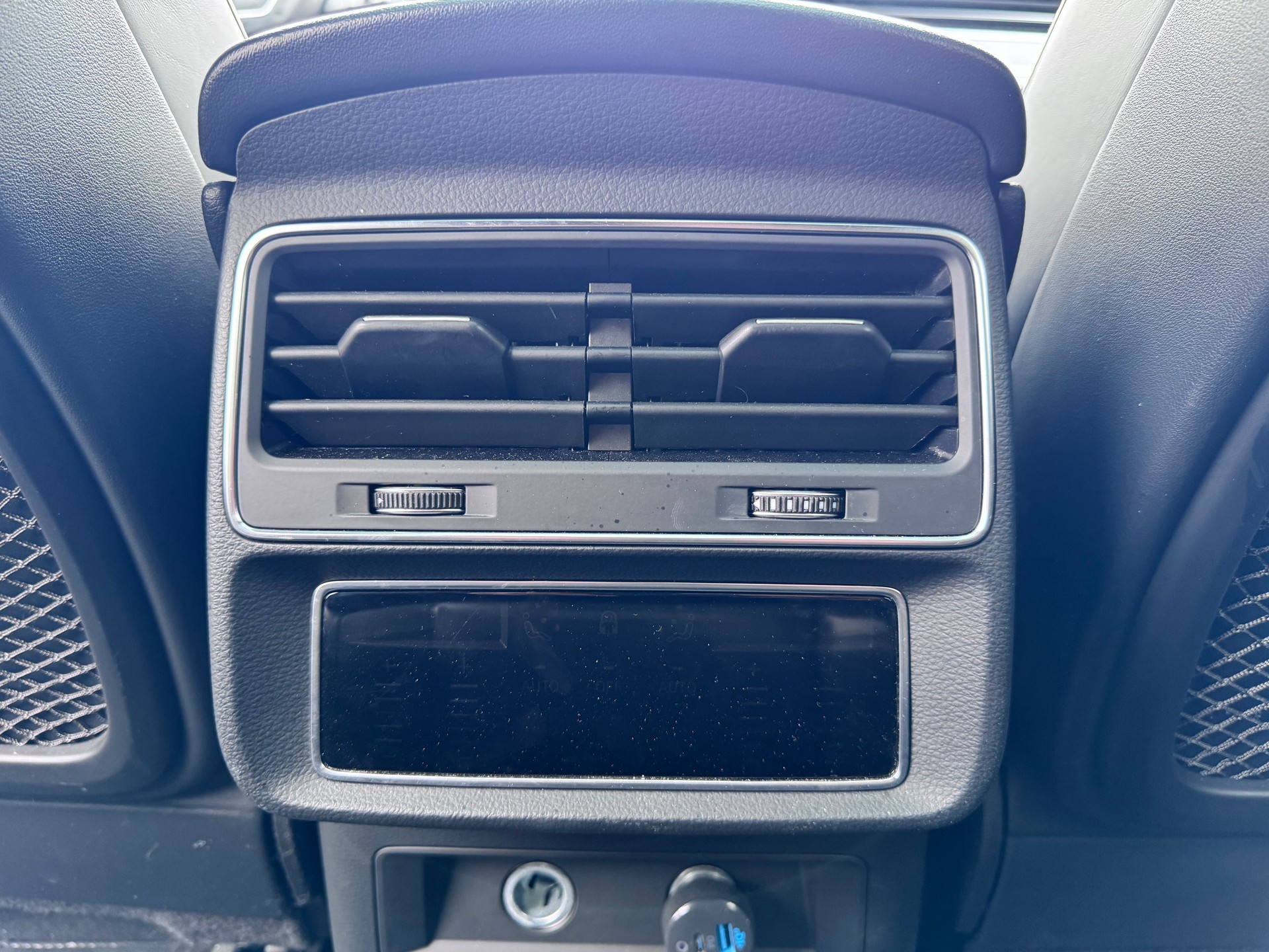 AUDI Q8 55 TFSI Black Edition quattro tiptronic-image-11