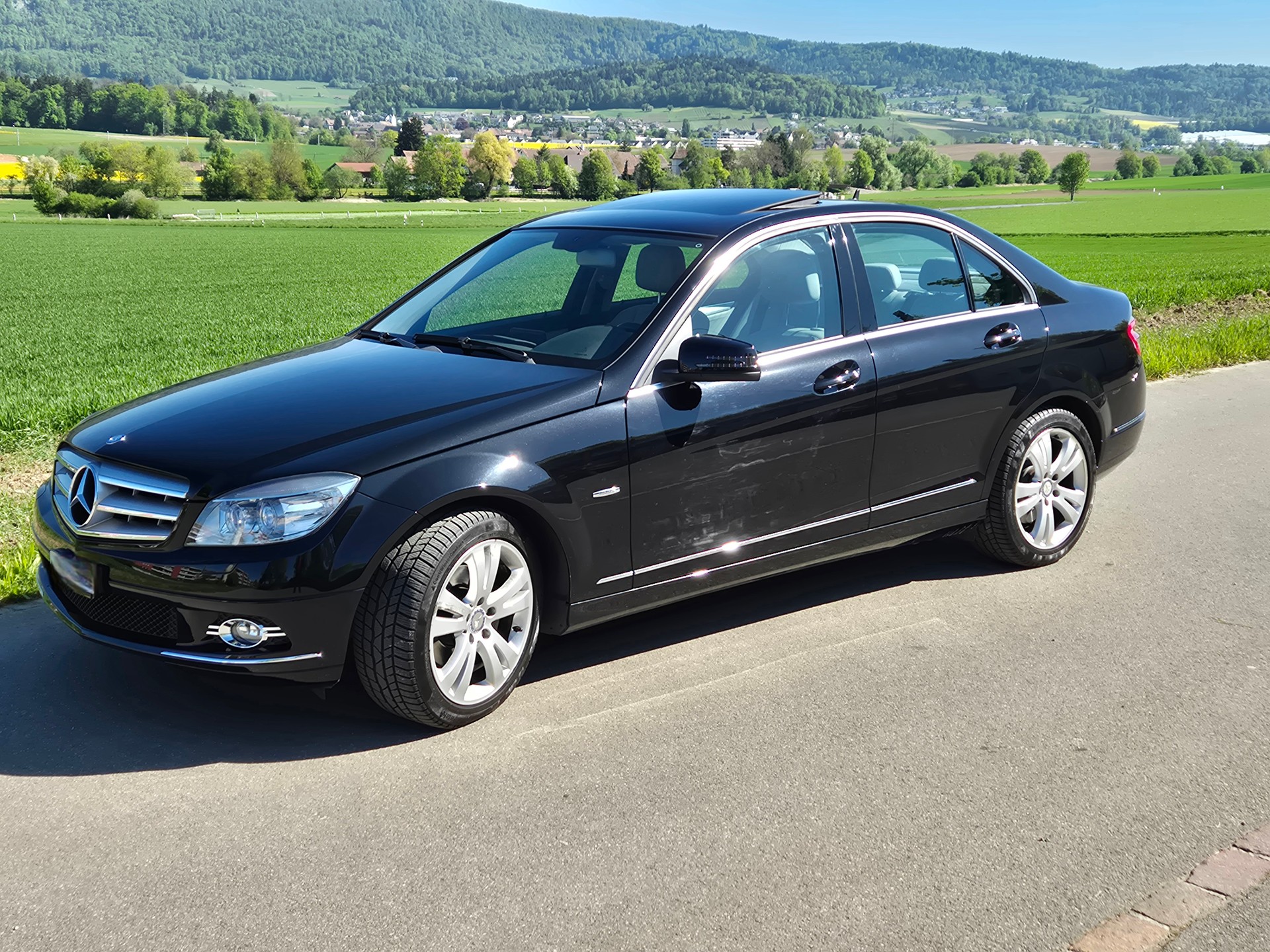 MERCEDES-BENZ C 300 V6 4matic / MERCEDES-BENZ C 300 (280) Avantgarde 4Matic 7G-Tronic / Frisch ab MFK / Schiebedach / Leder / 8-fach bereift-image-0
