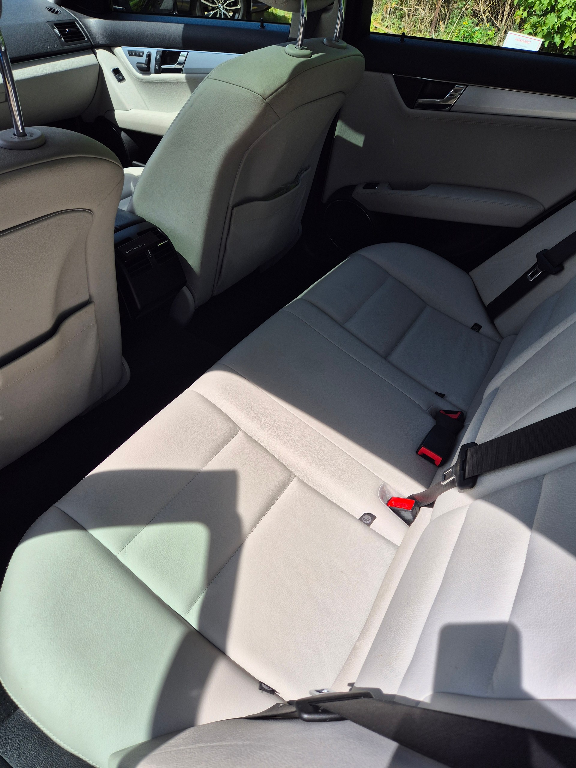 MERCEDES-BENZ C 300 V6 4matic / MERCEDES-BENZ C 300 (280) Avantgarde 4Matic 7G-Tronic / Frisch ab MFK / Schiebedach / Leder / 8-fach bereift-image-5