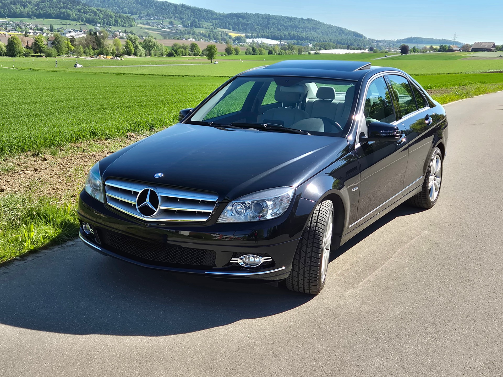MERCEDES-BENZ C 300 V6 4matic / MERCEDES-BENZ C 300 (280) Avantgarde 4Matic 7G-Tronic / Frisch ab MFK / Schiebedach / Leder / 8-fach bereift-image-1