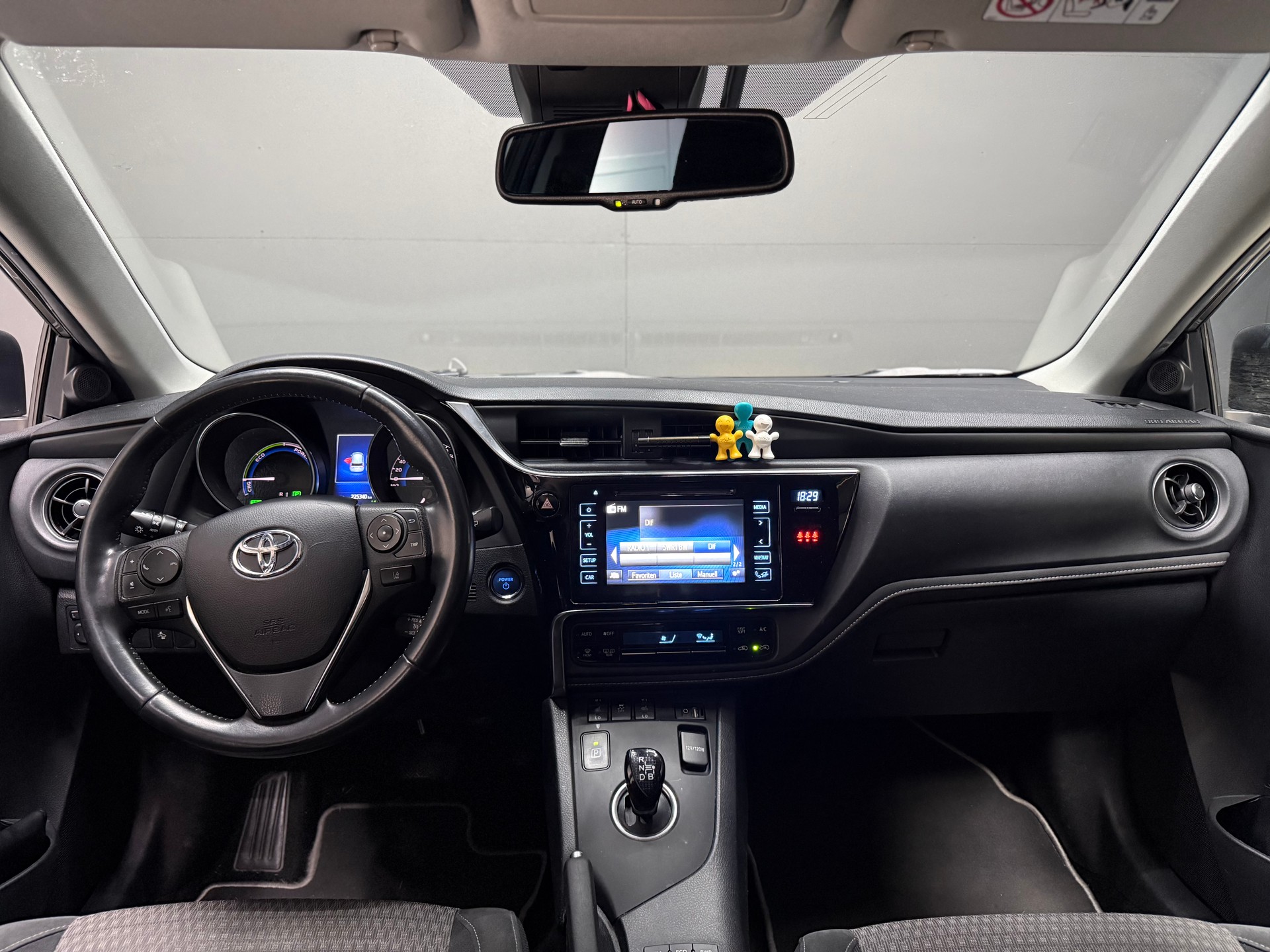 TOYOTA Auris 1.8 HSD Comfort e-CVT *Taxometer* Taxi und Uber-image-6