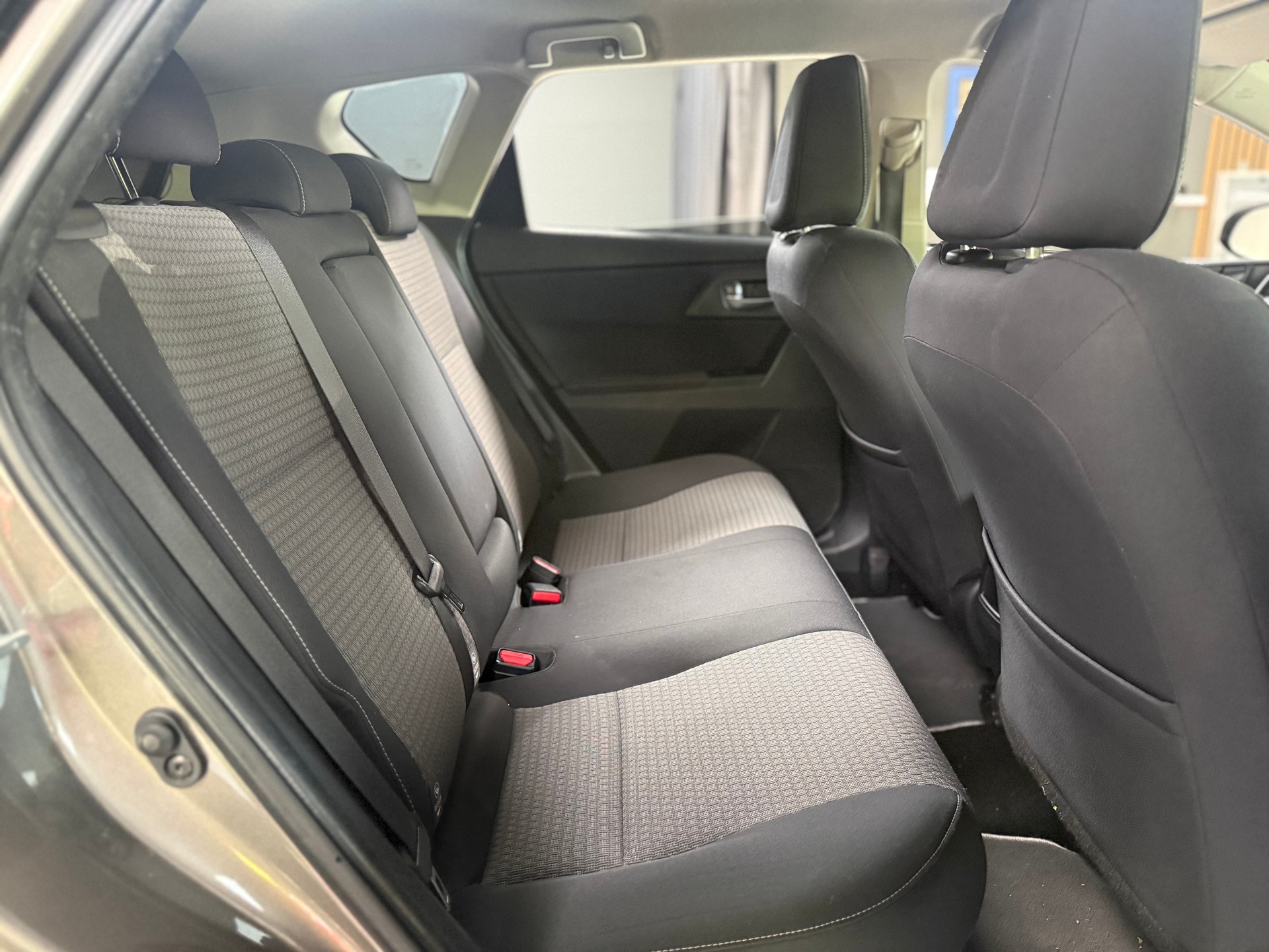 TOYOTA Auris 1.8 HSD Comfort e-CVT *Taxometer* Taxi und Uber-image-13