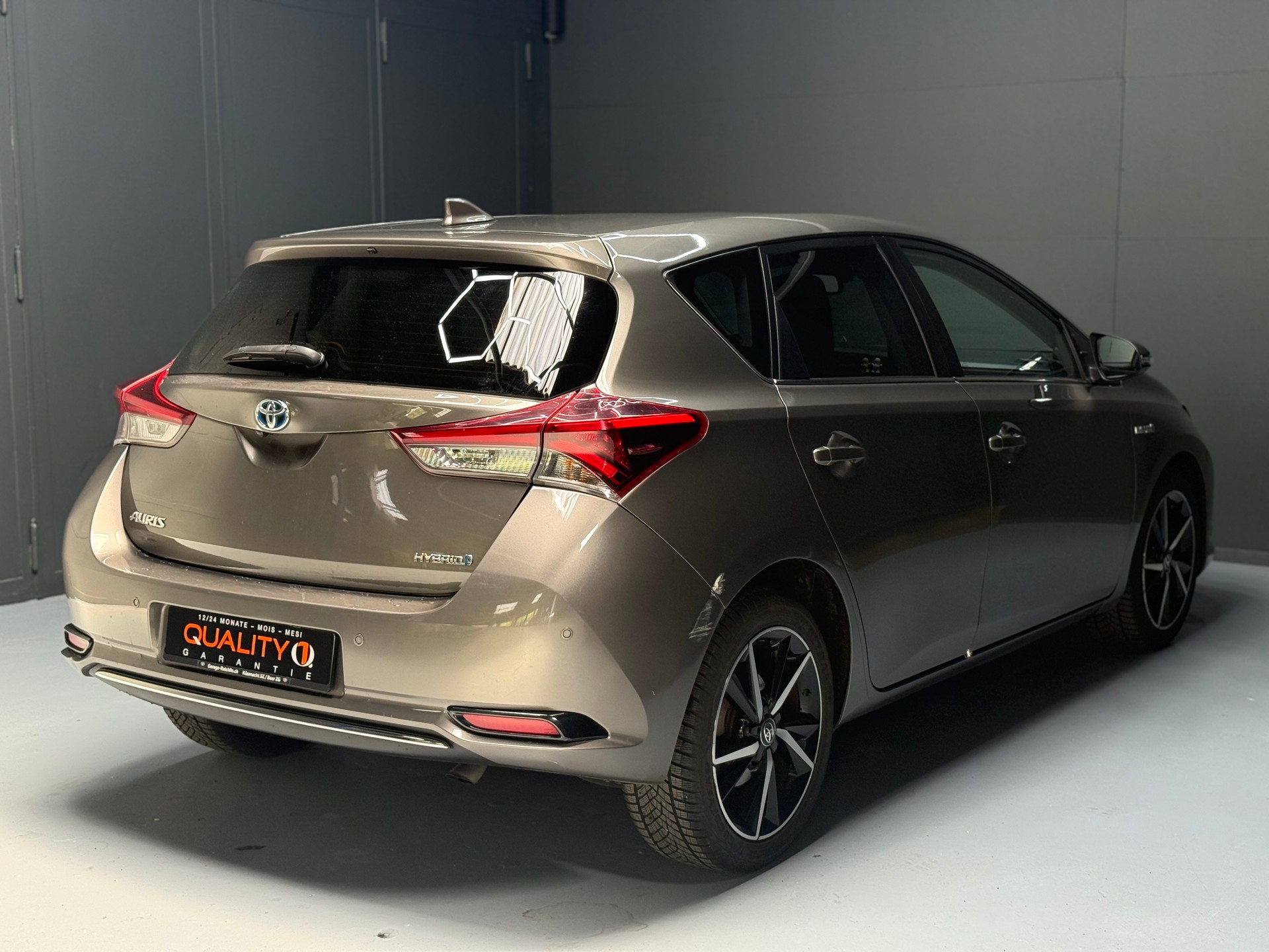 TOYOTA Auris 1.8 HSD Comfort e-CVT *Taxometer* Taxi und Uber-image-3