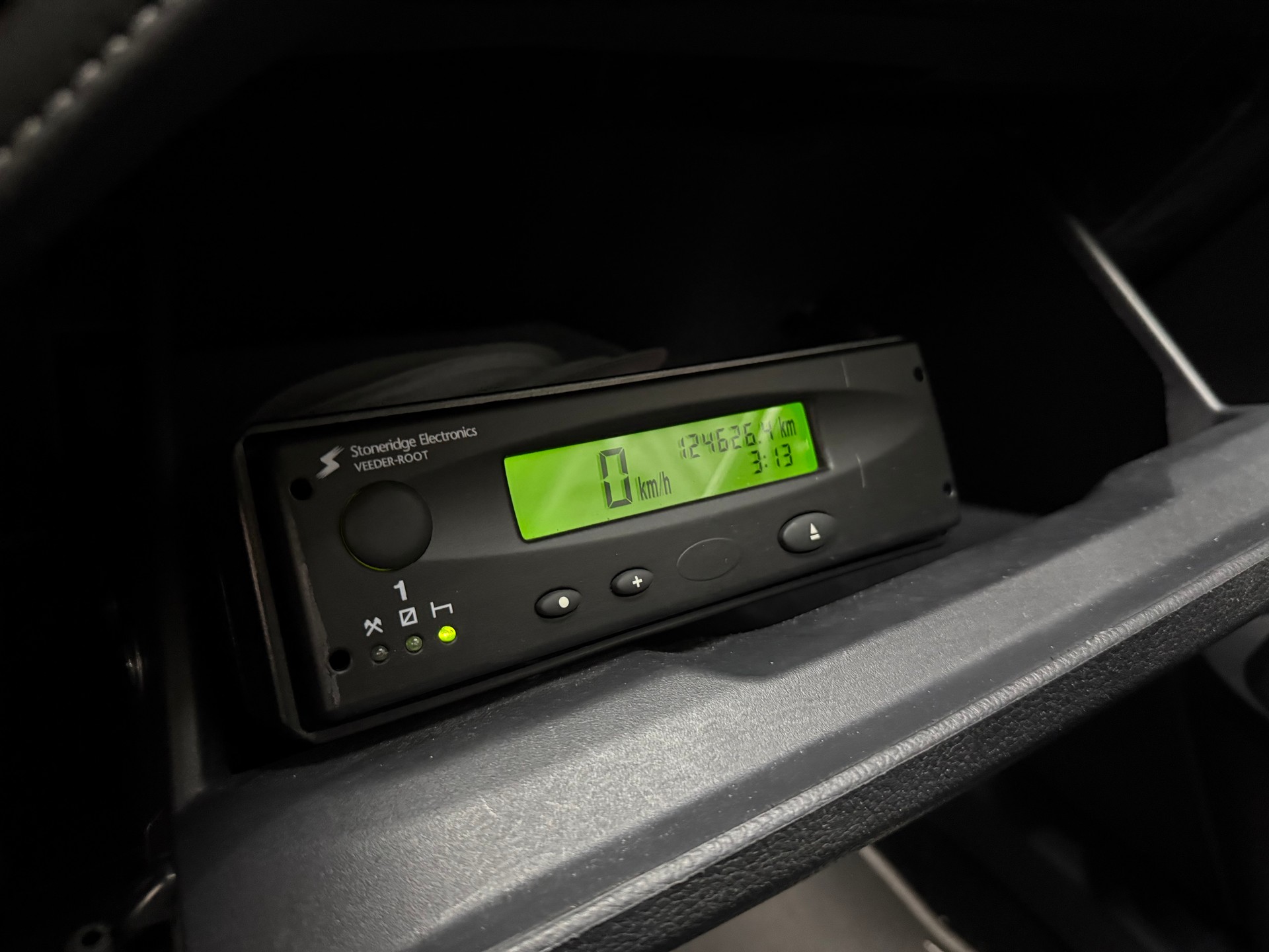 TOYOTA Auris 1.8 HSD Comfort e-CVT *Taxometer* Taxi und Uber-image-9