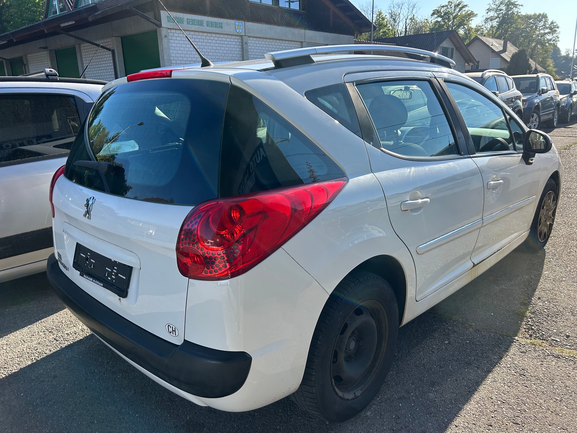 PEUGEOT 207 SW 1.4 16V Active-image-5