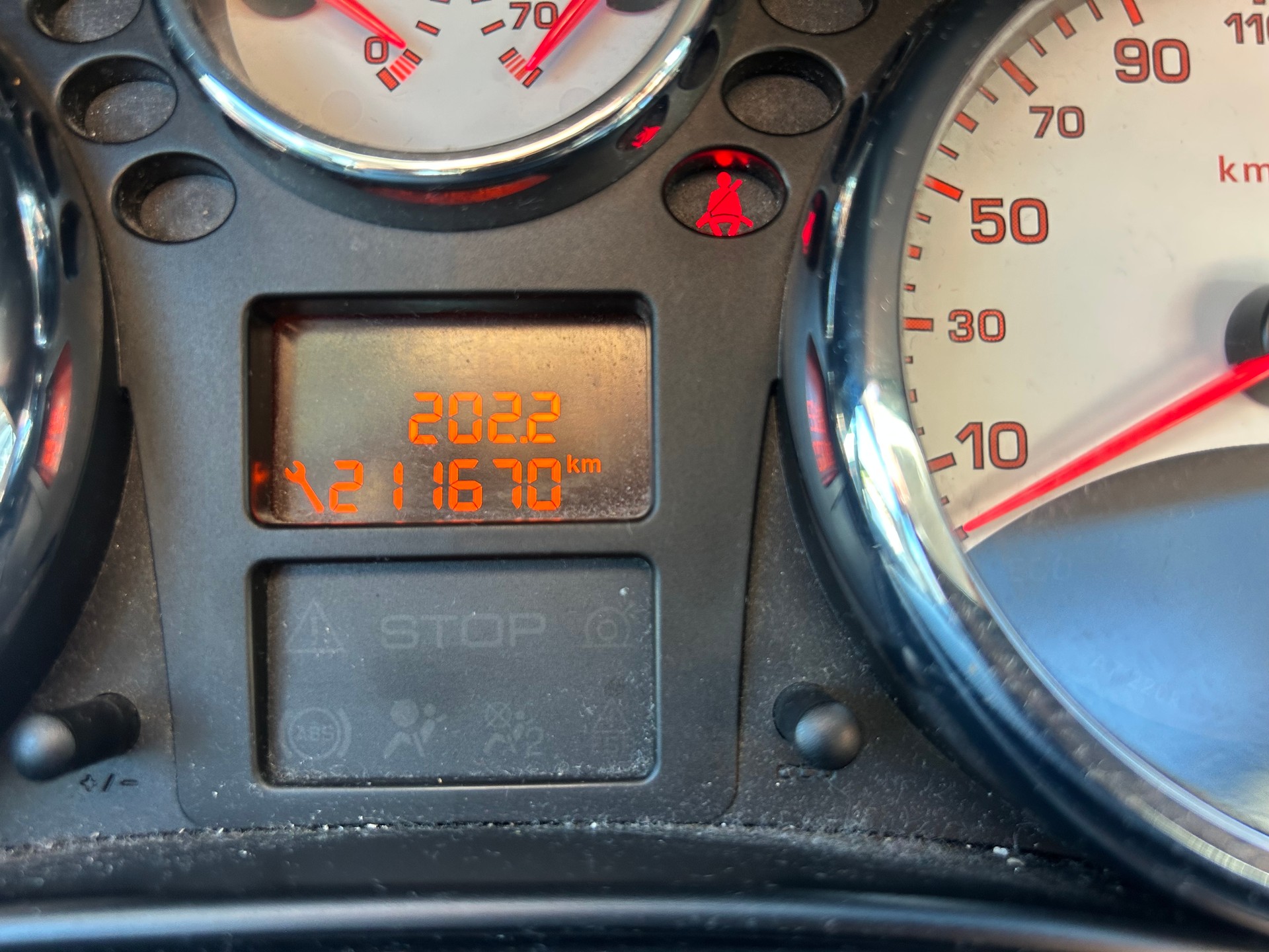 PEUGEOT 207 SW 1.4 16V Active-image-9