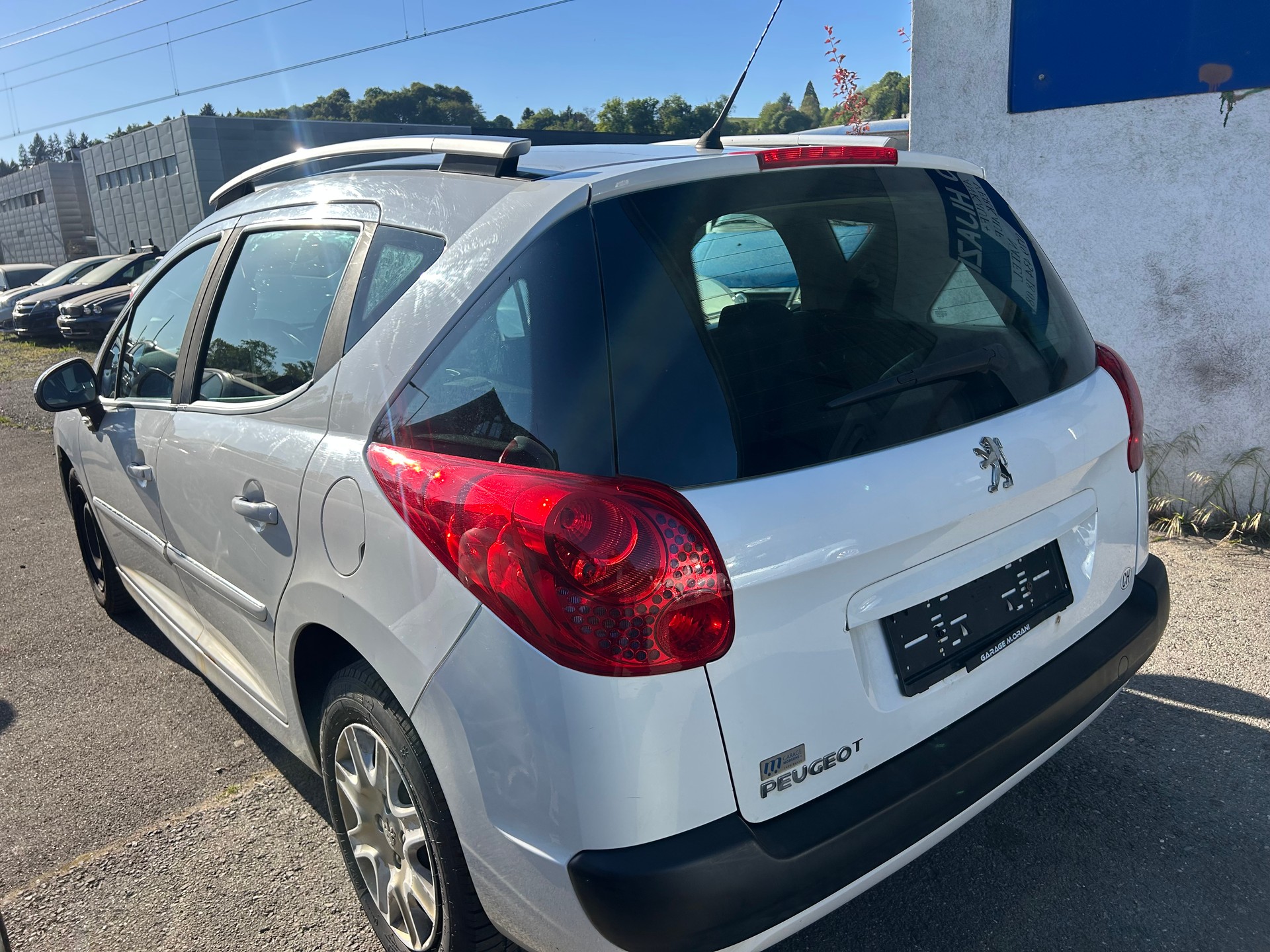 PEUGEOT 207 SW 1.4 16V Active-image-4